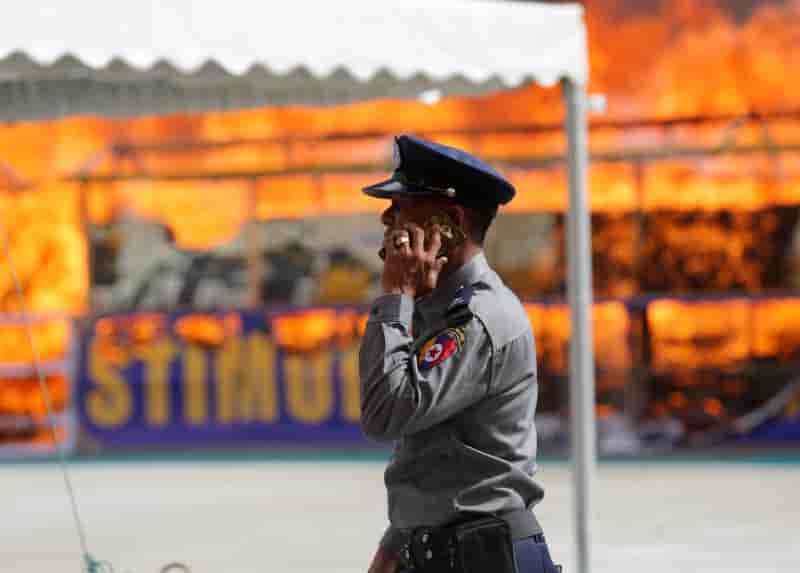 Birmanie et thailande brulent pour pres de 720 million d'euros de drogues
