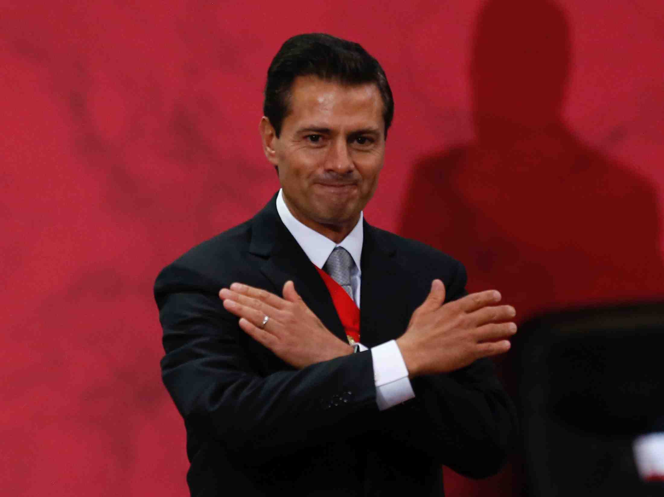 Pena nieto promet de defendre la dignite du mexique face a trump