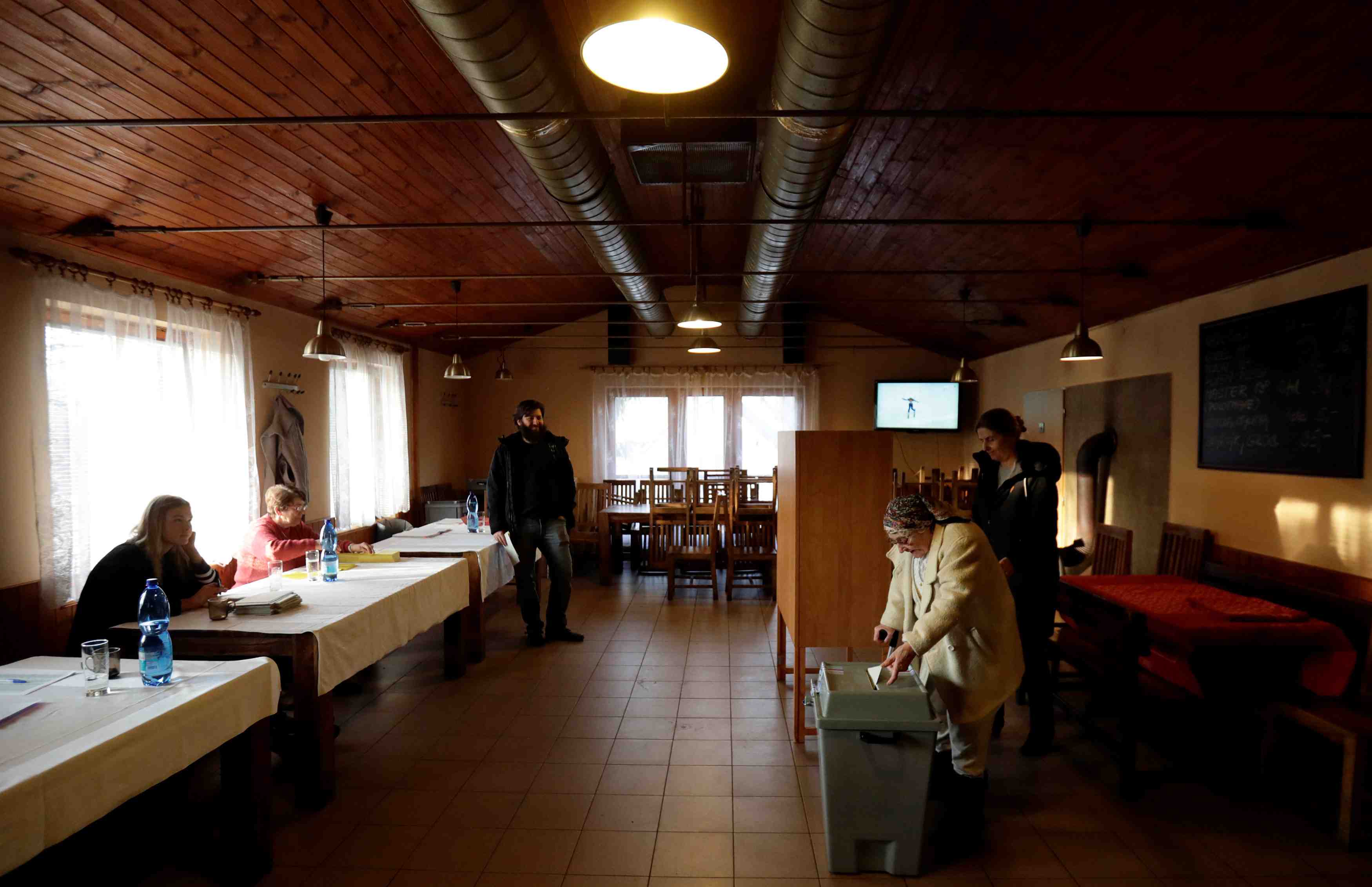 Issue incertaine pour la presidentielle en republique tcheque