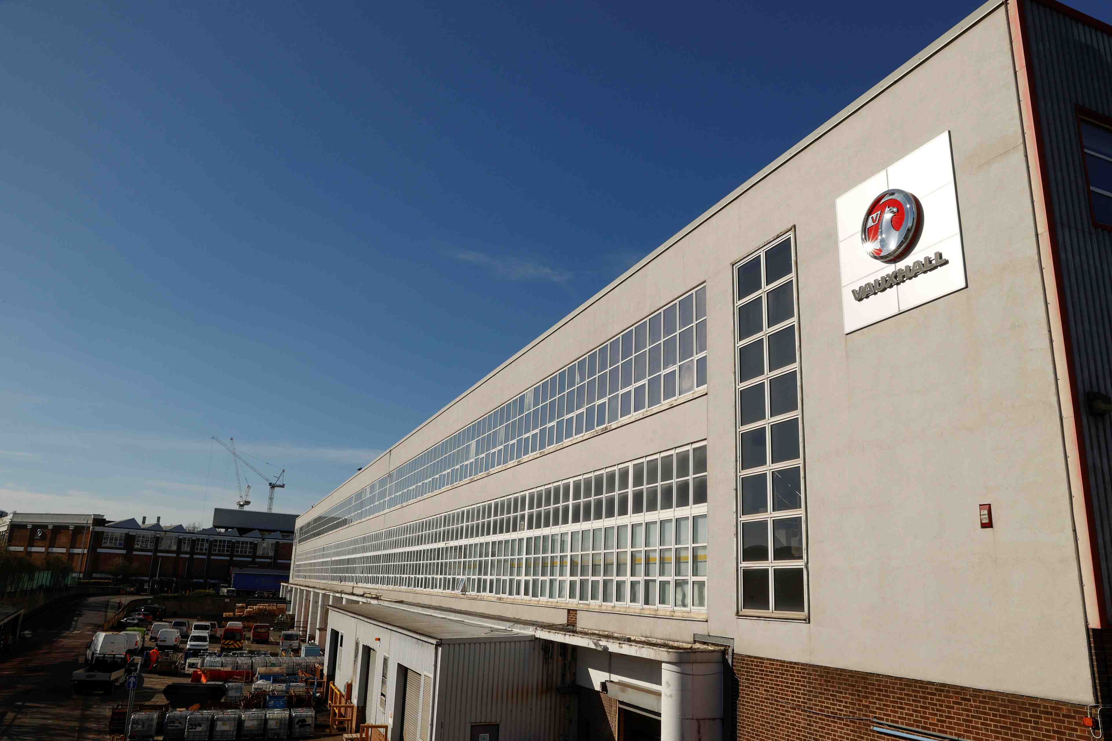 Vauxhall, filiale de psa, prepare la reouverture de deux sites