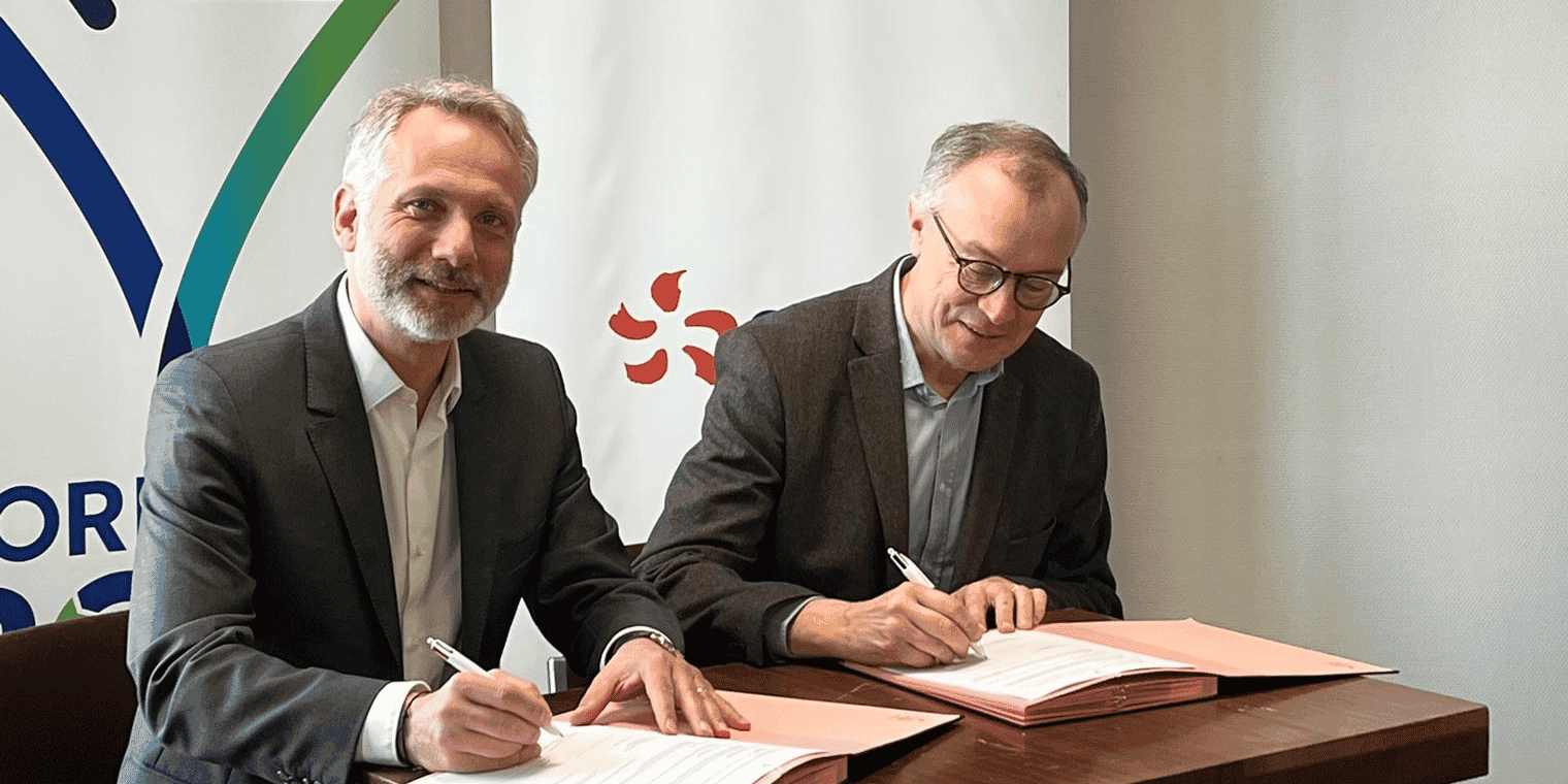 Signature centrale solaire Port de Bordeaux