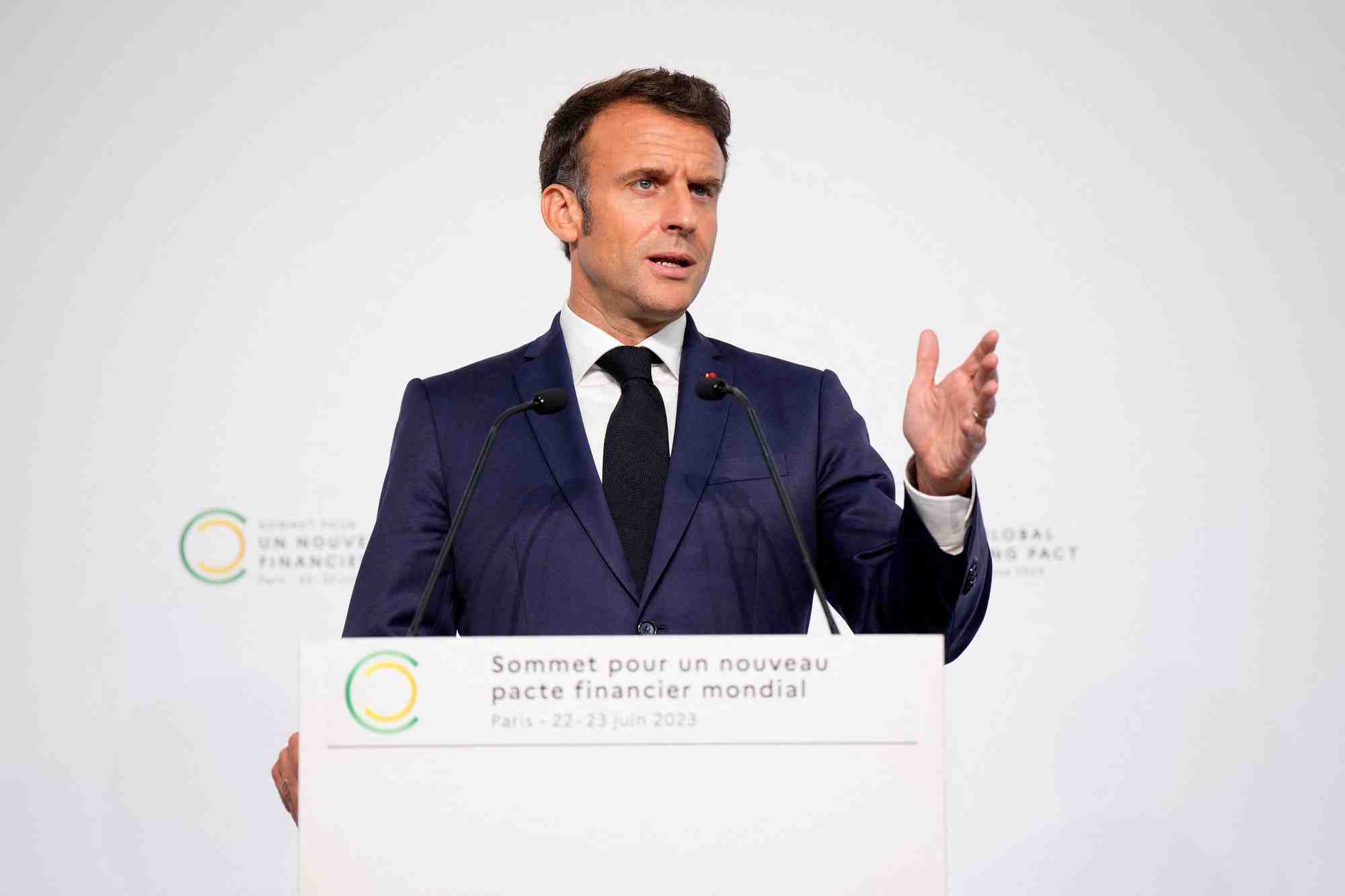 Emmanuel macron s'exprime a l'issue du sommet du nouveau pacte financier mondial a paris