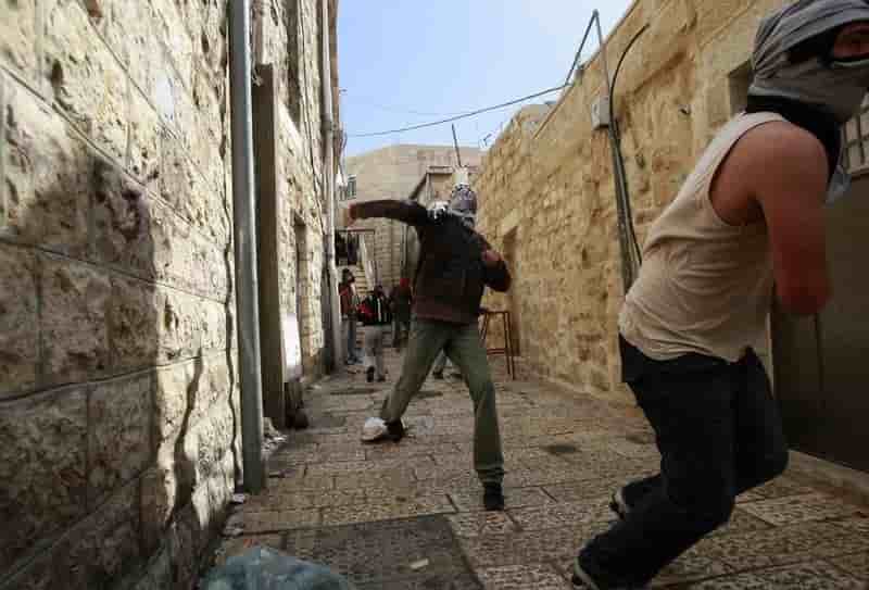 Heurts entre palestiniens et la police israelienne a jerusalem
