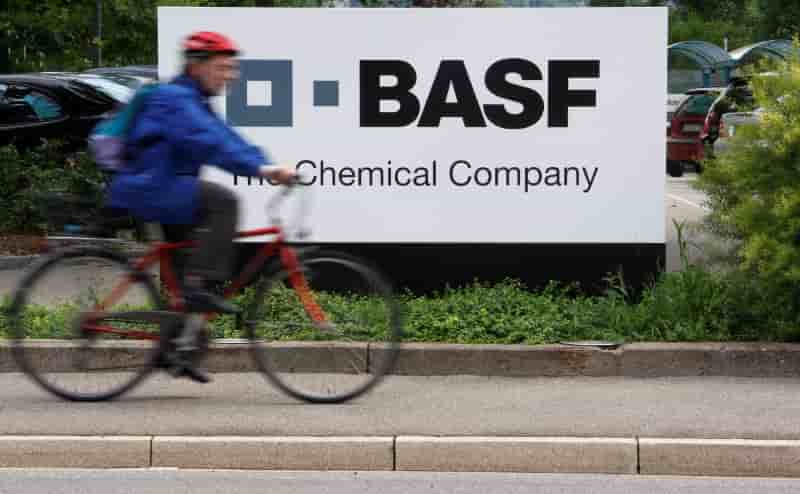 Le benefice trimestriel de basf en legere hausse malgre l'euro