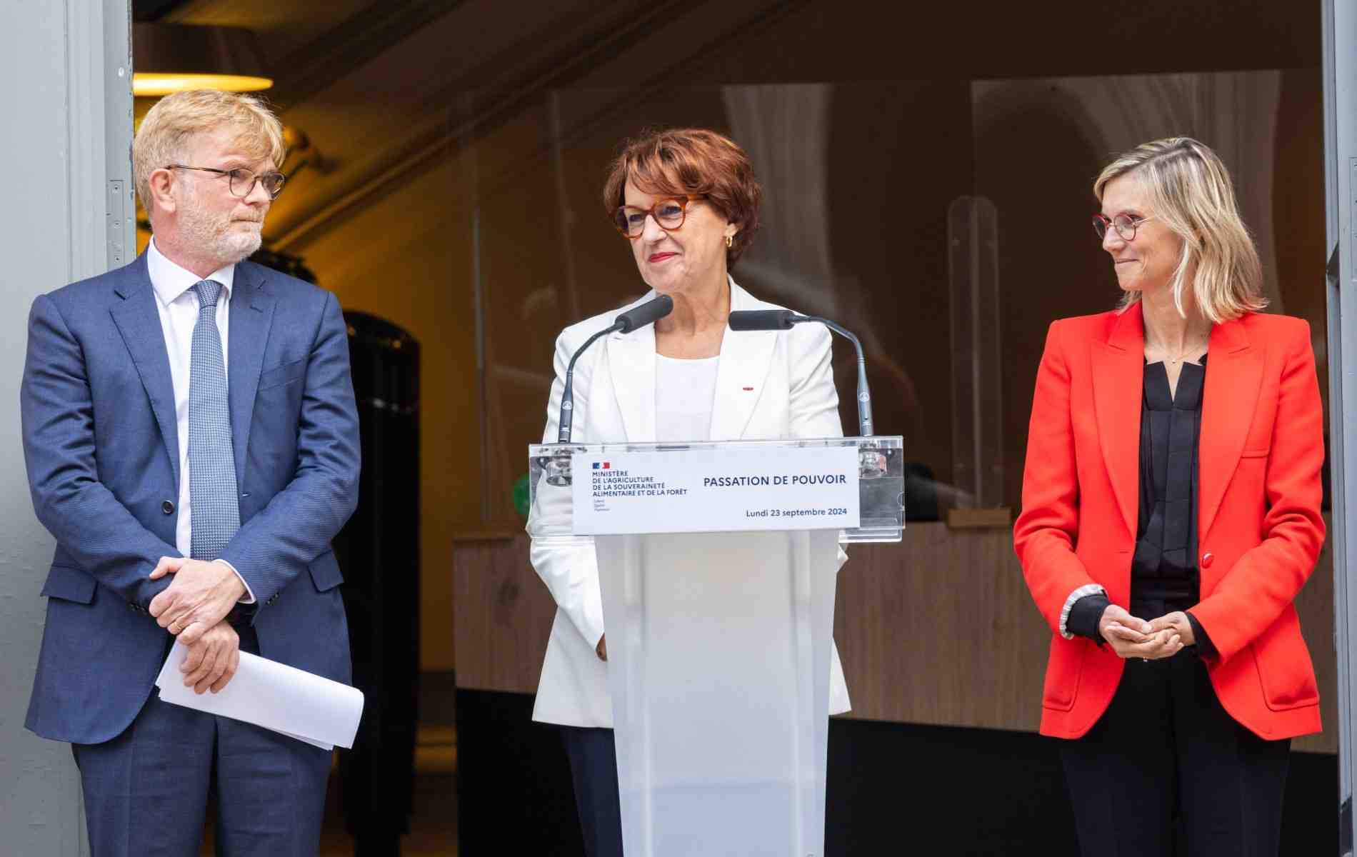 « Je sais aussi bien sûr que beaucoup se jouera au niveau européen. J'y mènerai une action résolue pour mieux protéger notre agriculture française et faire valoir une vision équilibrée, qui n'ignore ni l'approche environnementale, ni les nécessités économiques », a-t-elle déclaré.