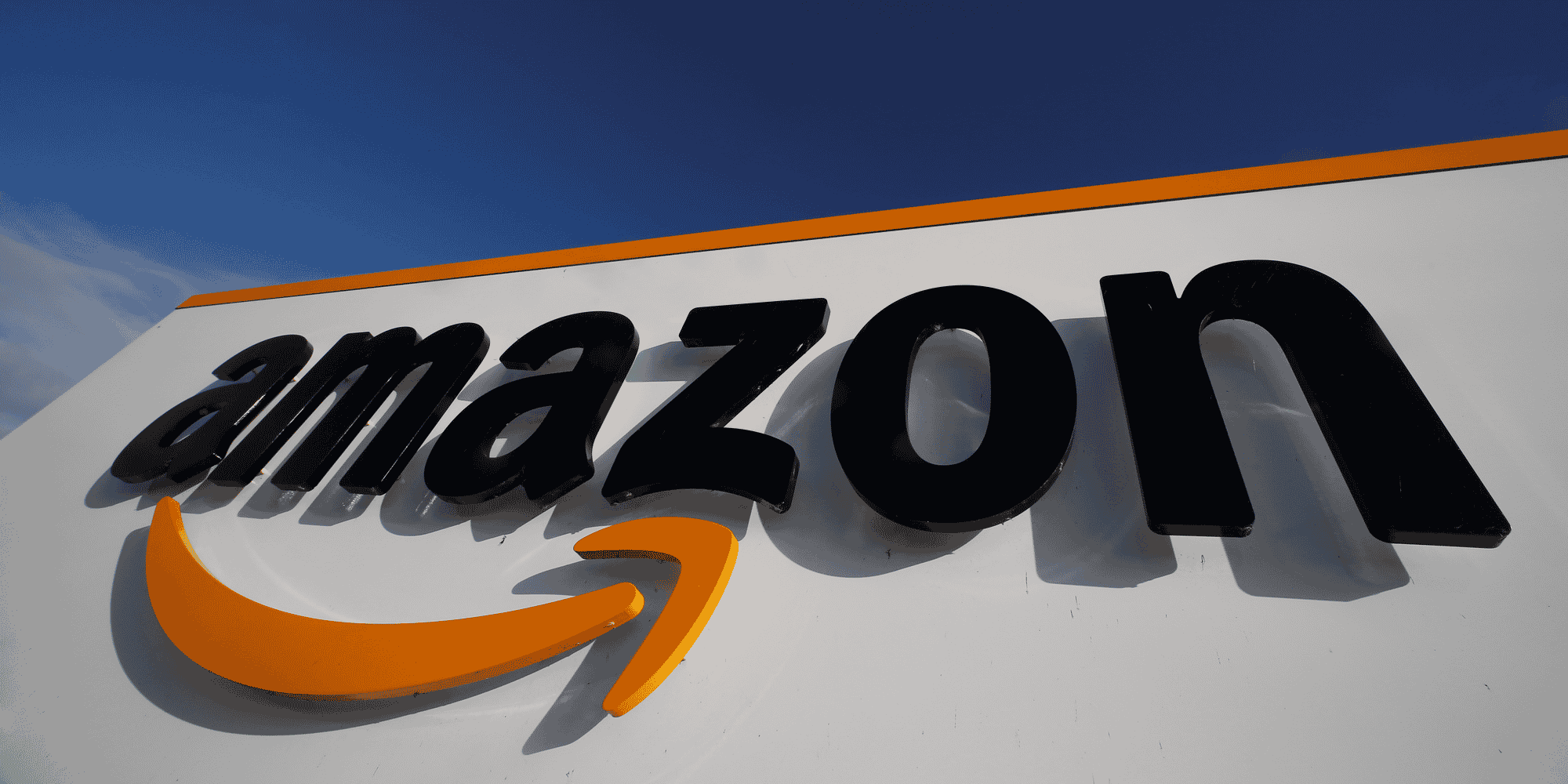 Amazon va recruter massivement devant le bond des commandes en ligne
