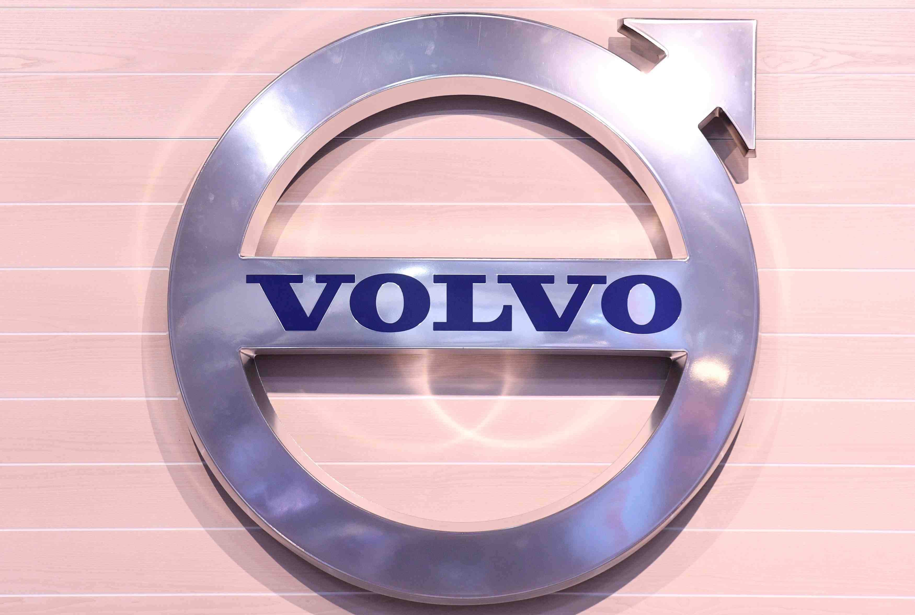 Volvo: resultat d'exploitation inferieur aux attentes au 2eme trimestre, penalise par la penurie de puces