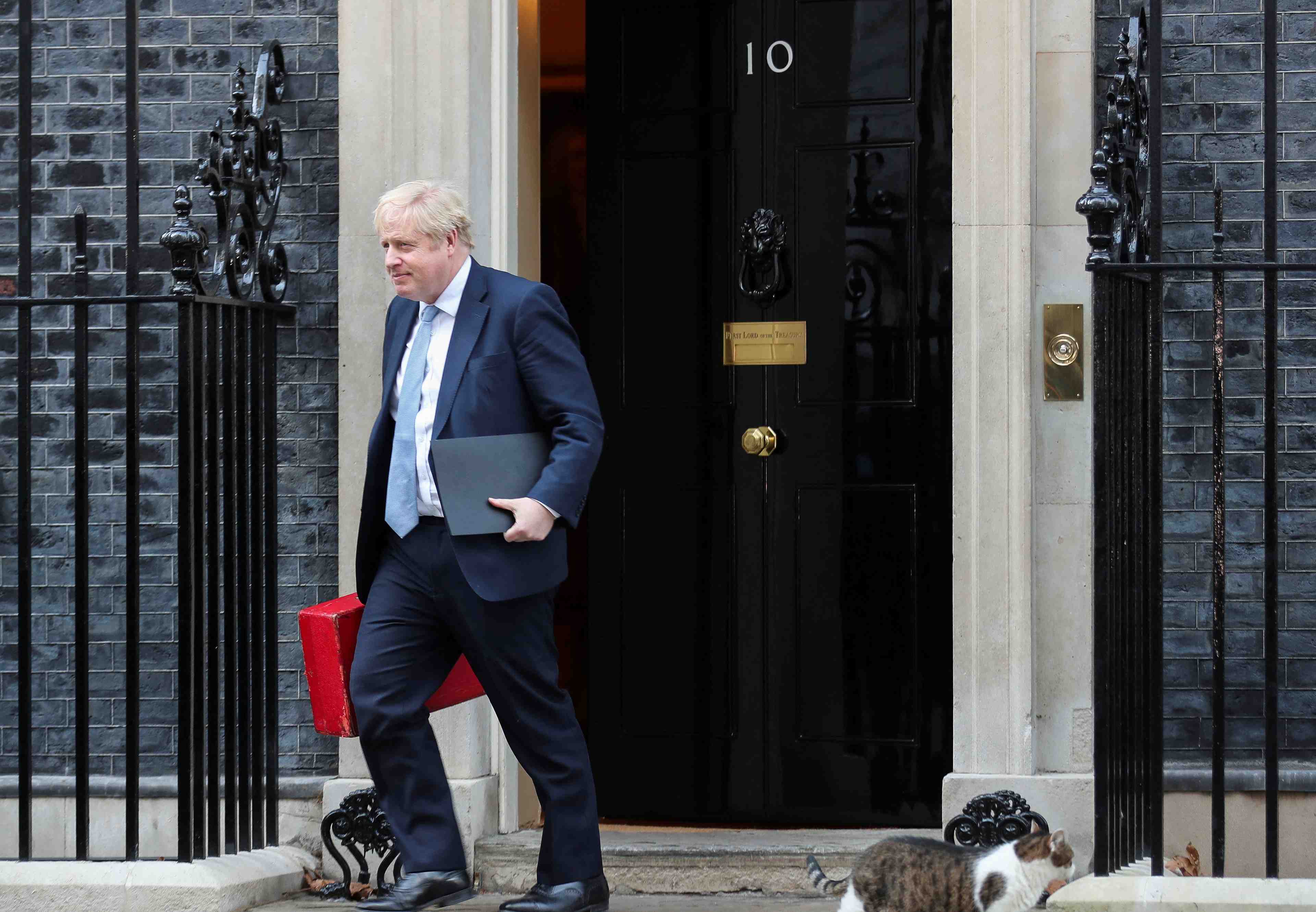 Demissions en serie dans l'entourage de boris johnson