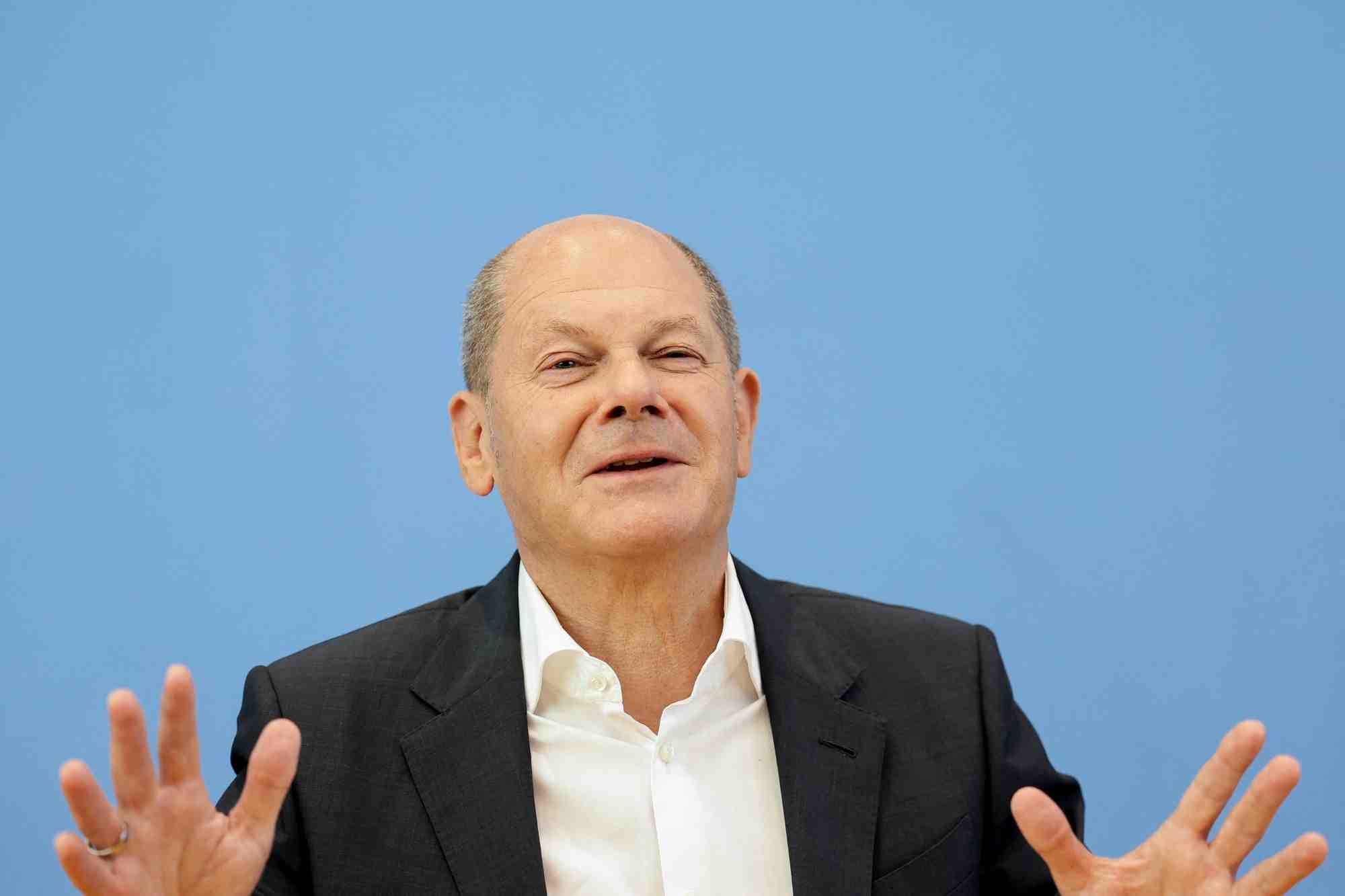 Allemagne: scholz promet de faire plus pour alleger les factures d'energie