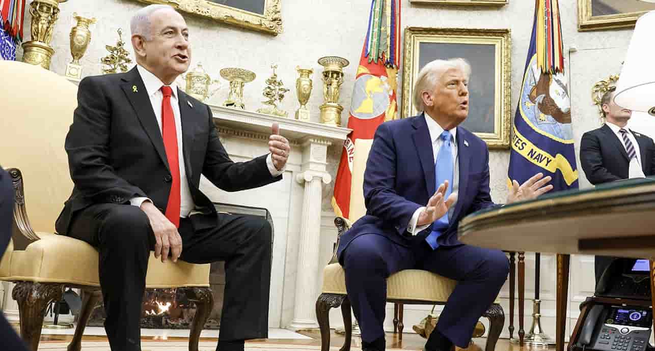 Le président Donald Trump lors d'un entretien avec Benyamin Netanyahou dans le bureau Ovale à la Maison Blanche à Washington le 4 février 2025.