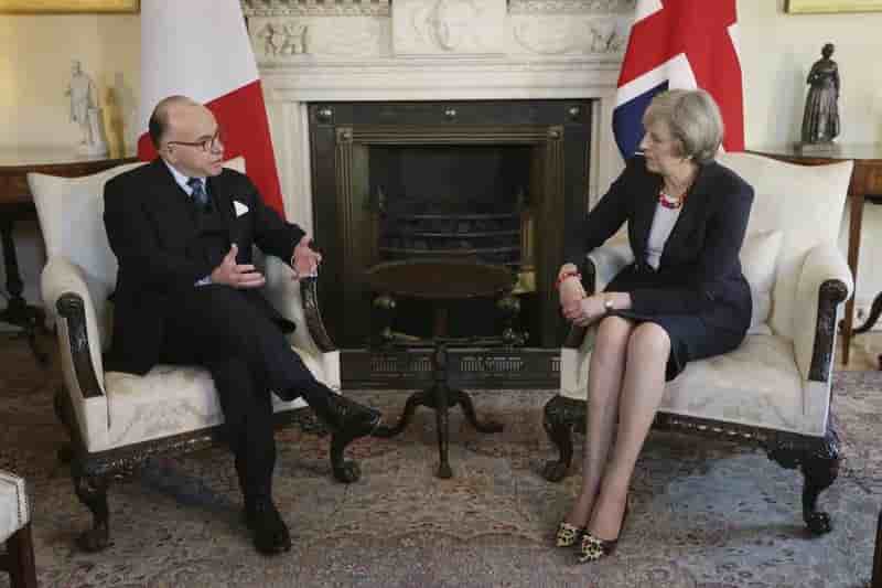 Cazeneuve a parle avec may du rachat d'opel par psa