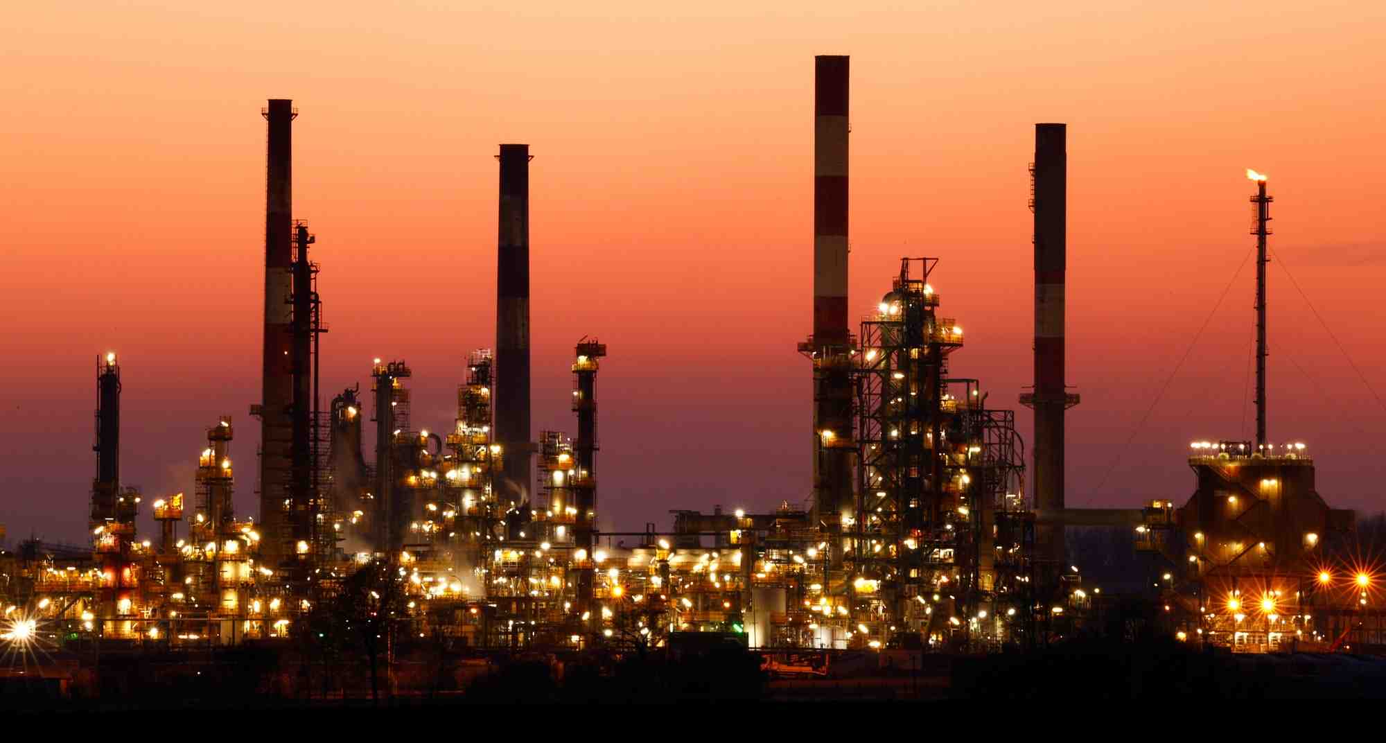 France: le secteur financier peut mieux faire sur les energies fossiles, selon un rapport
