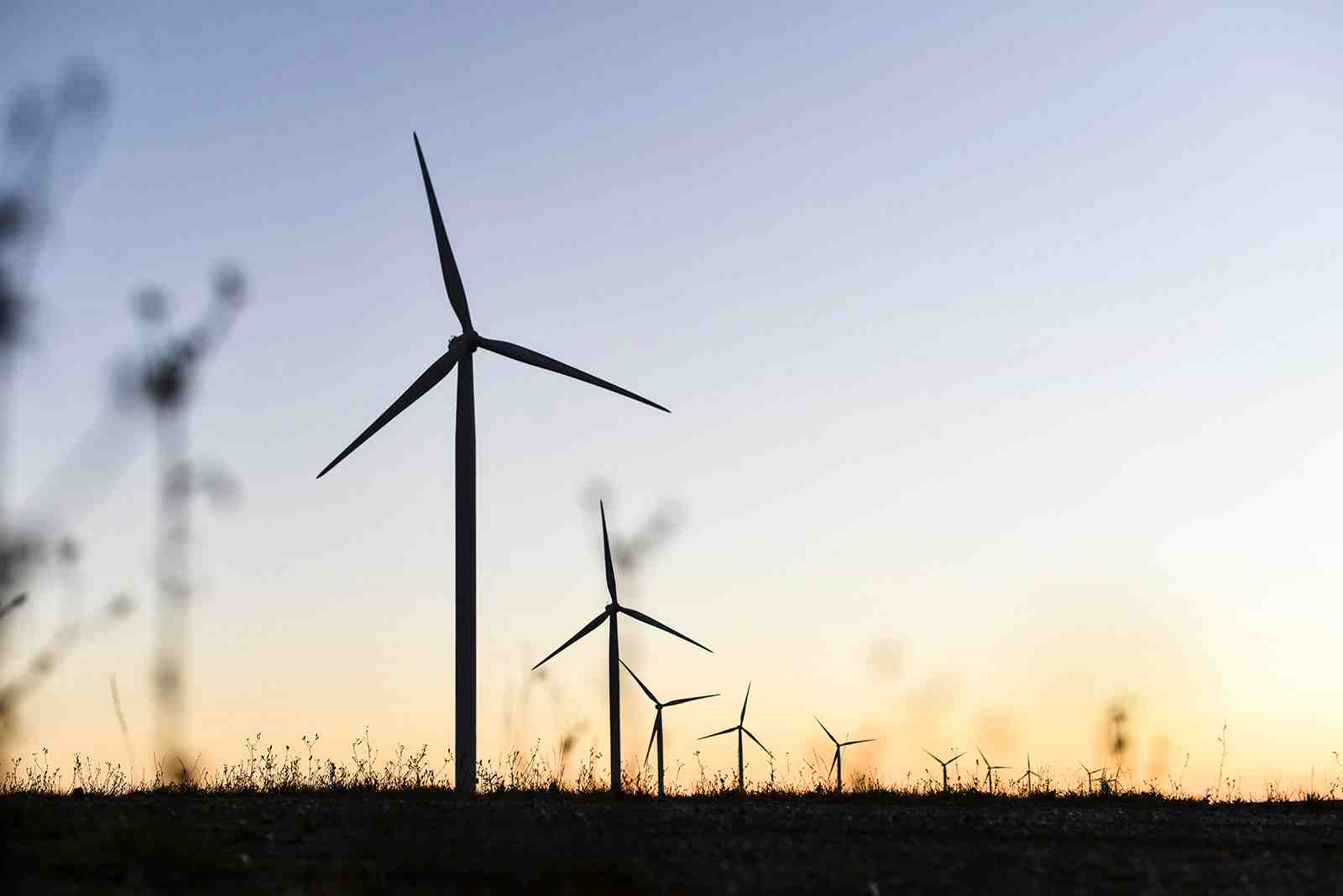 L’implantation de nouvelles éoliennes illustre le casse-tête pour les collectivités de conjuguer transition énergétique et défense du patrimoine et de l’environnement.