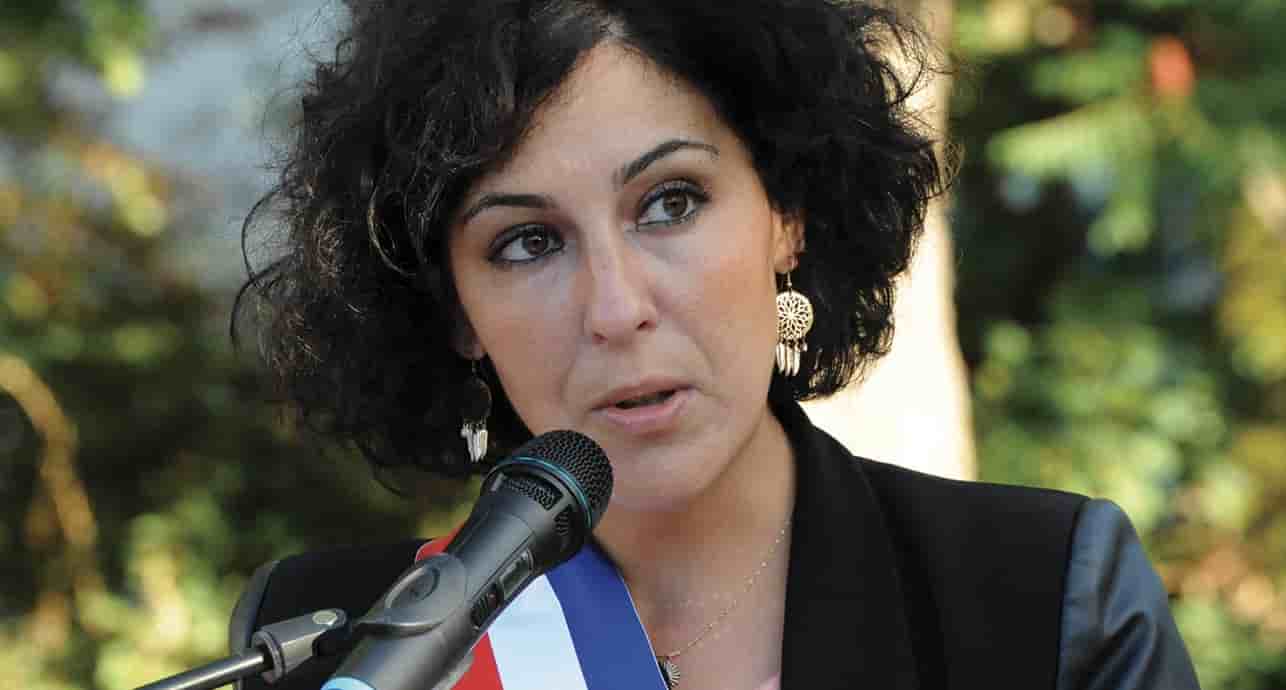 Nadège Azzaz, maire de Châtillon, et 13 autres maires socialistes insistent sur la « nécessité » de la vidéoprotection et de l'armement de la police municipale en invoquant « la réalité du terrain ».