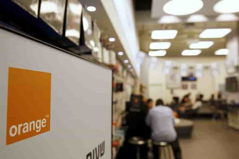 Orange et les telecoms en net recul a mi-seance a paris