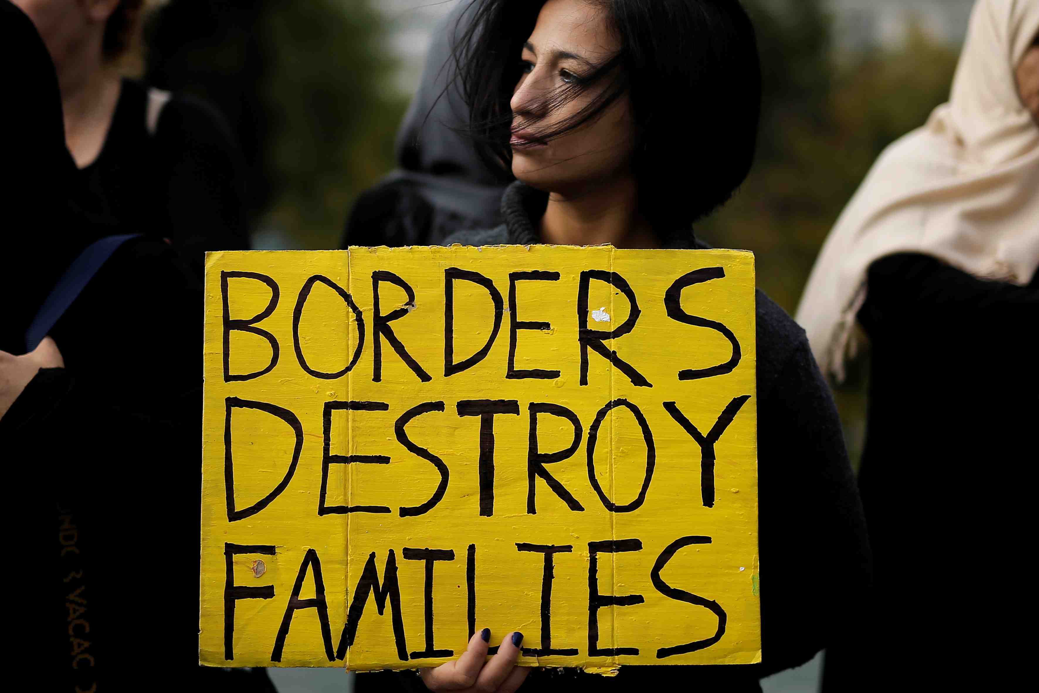 Grece: des refugies manifestent contre les retards dans le regroupement familial