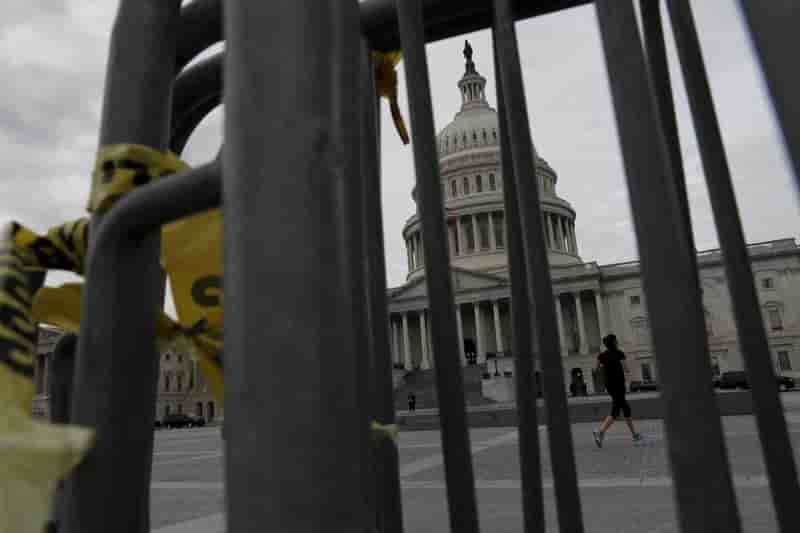 Usa: une motion eloignant un nouveau "shutdown" adoptee