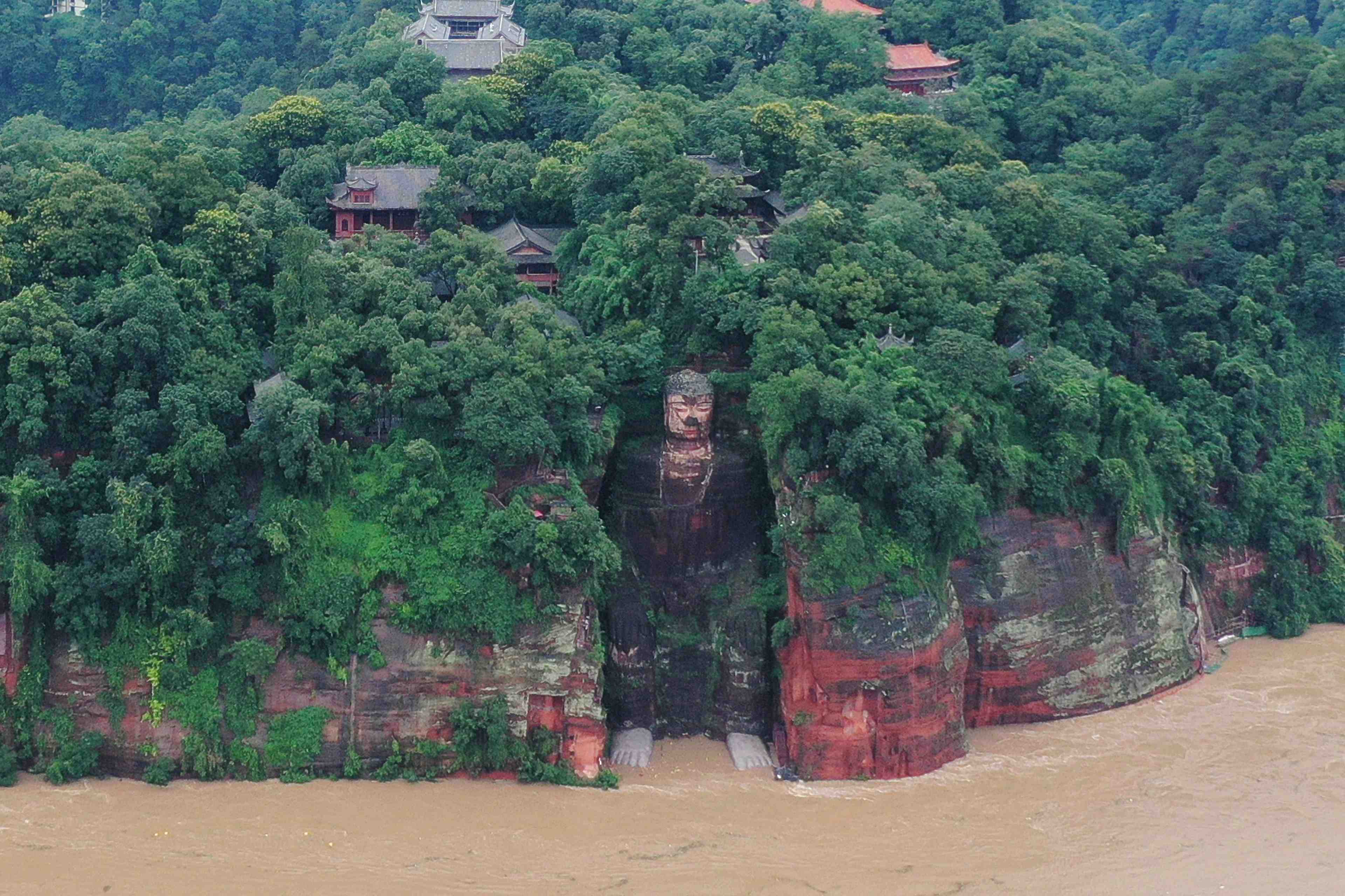 Chine: un site du patrimoine mondial menace par des inondations, 100.000 personnes evacuees