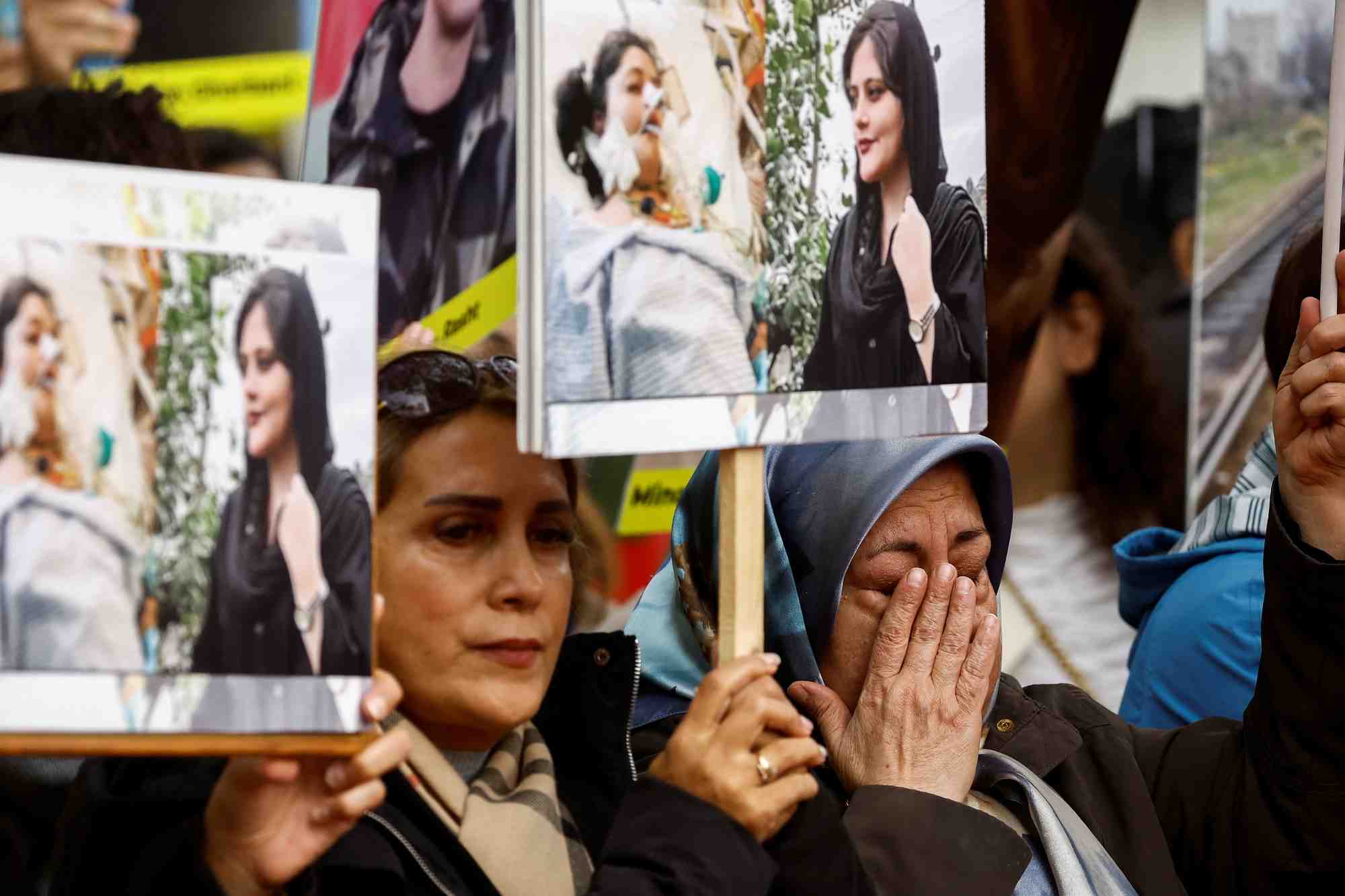 Manifestation de solidarite avec les manifestants anti-gouvernementaux iraniens, a paris.