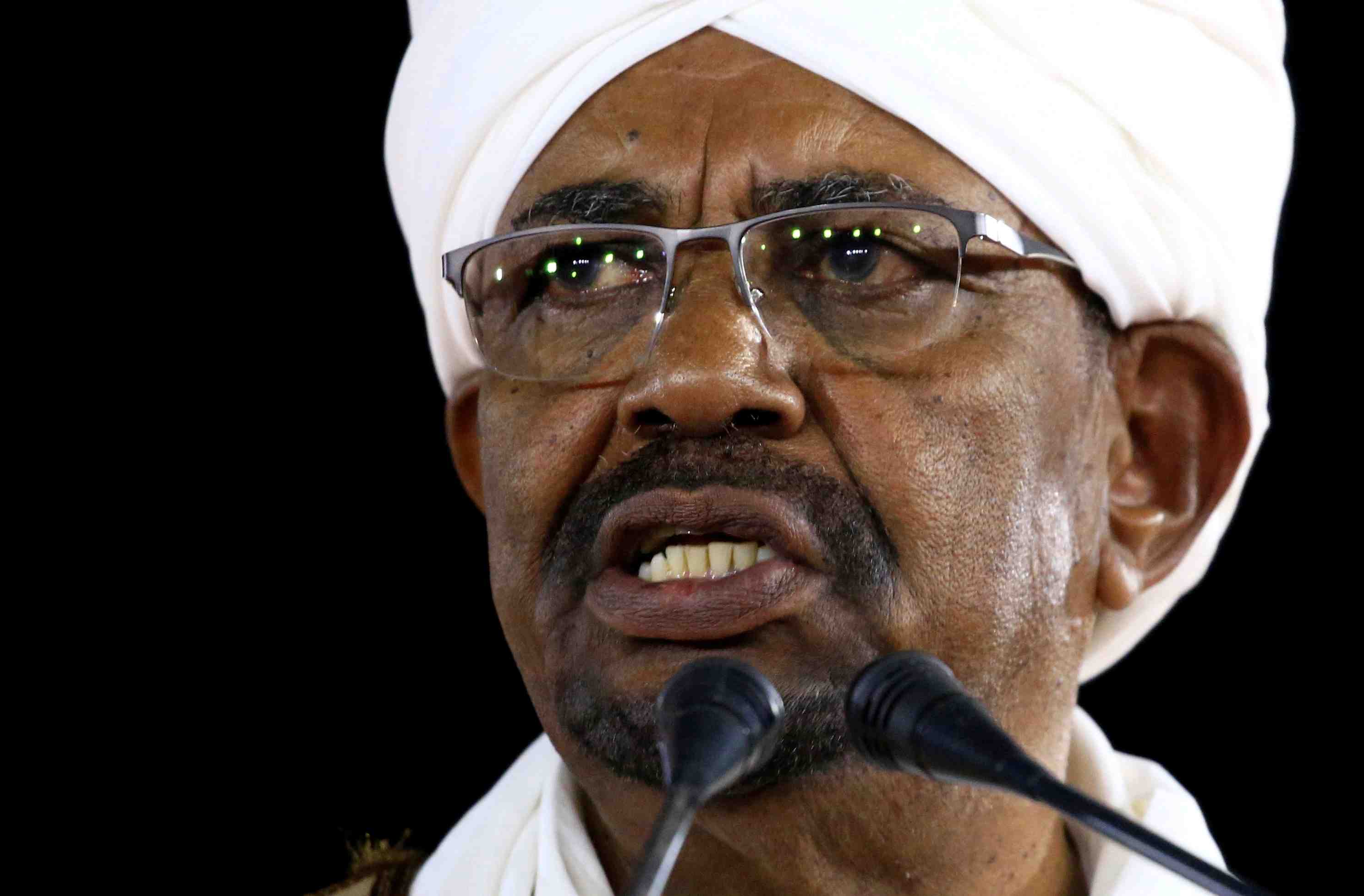 Soudan: apres l'etat d'urgence, bechir nomme un premier ministre