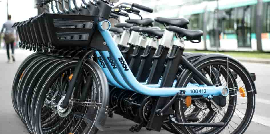 Les vélos de Zoov vont être expérimentés par les salariés de quatre sociétés et organisations, avant d'être utilisables par tous