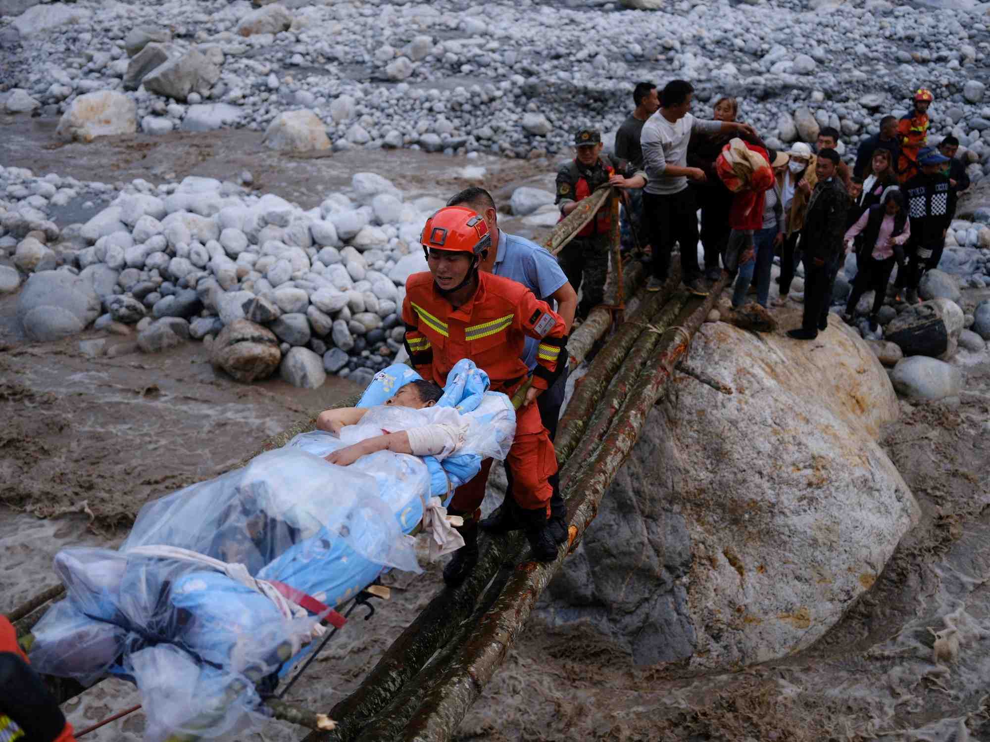 Chine: le bilan du seisme dans le sichuan s'alourdit a 65 morts