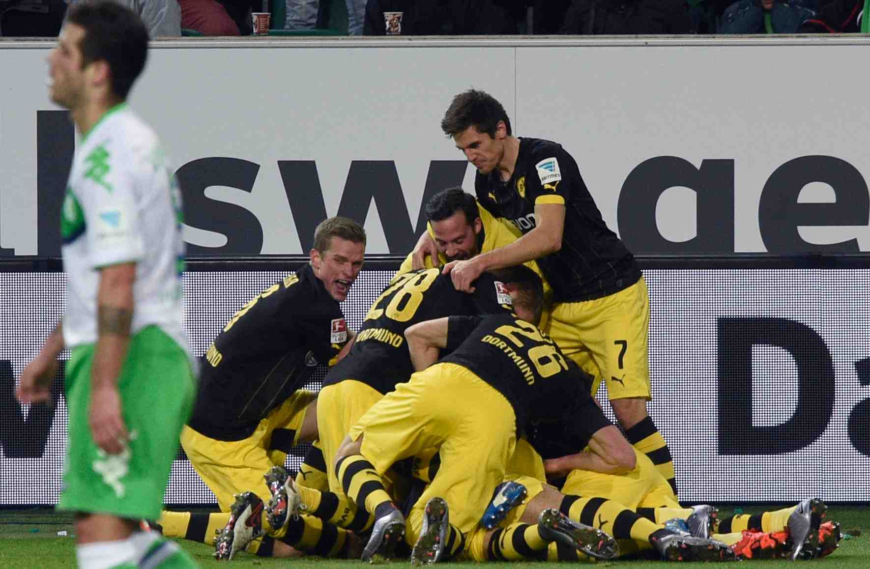 Dortmund domine wolfsbourg sur le fil
