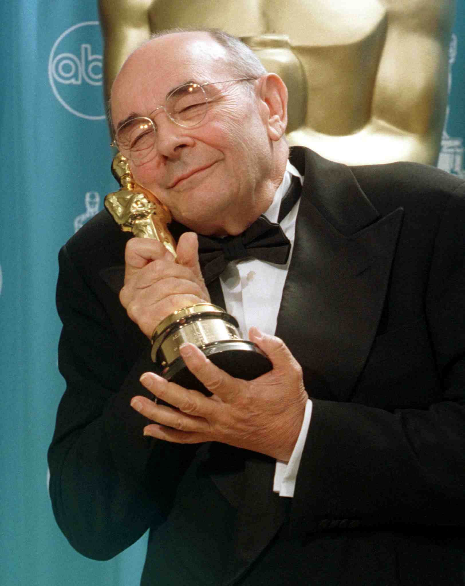 Mort de stanley donen, realisateur de "chantons sous la pluie"
