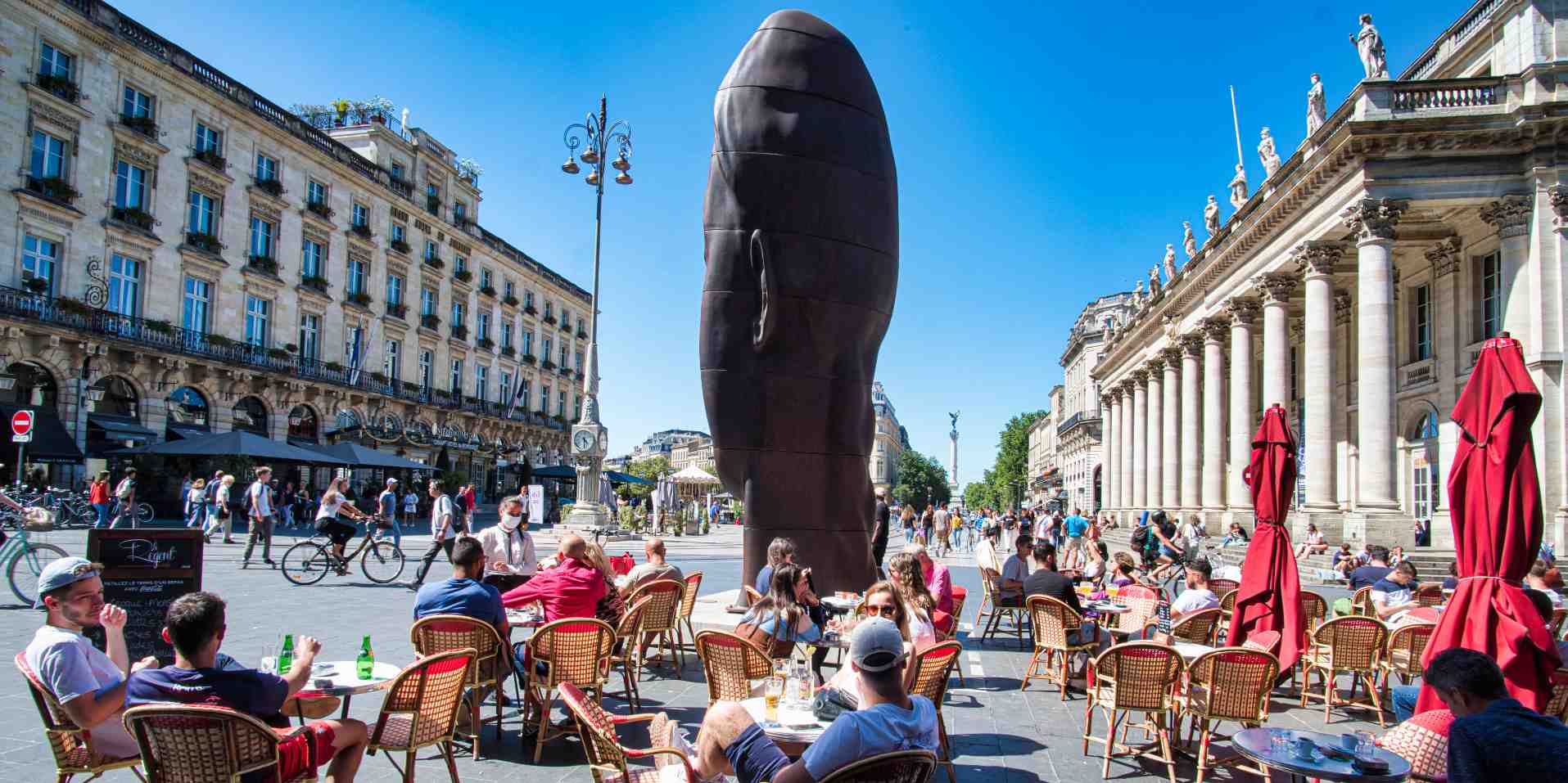 Terrasse dans le centre-ville de Bordeaux