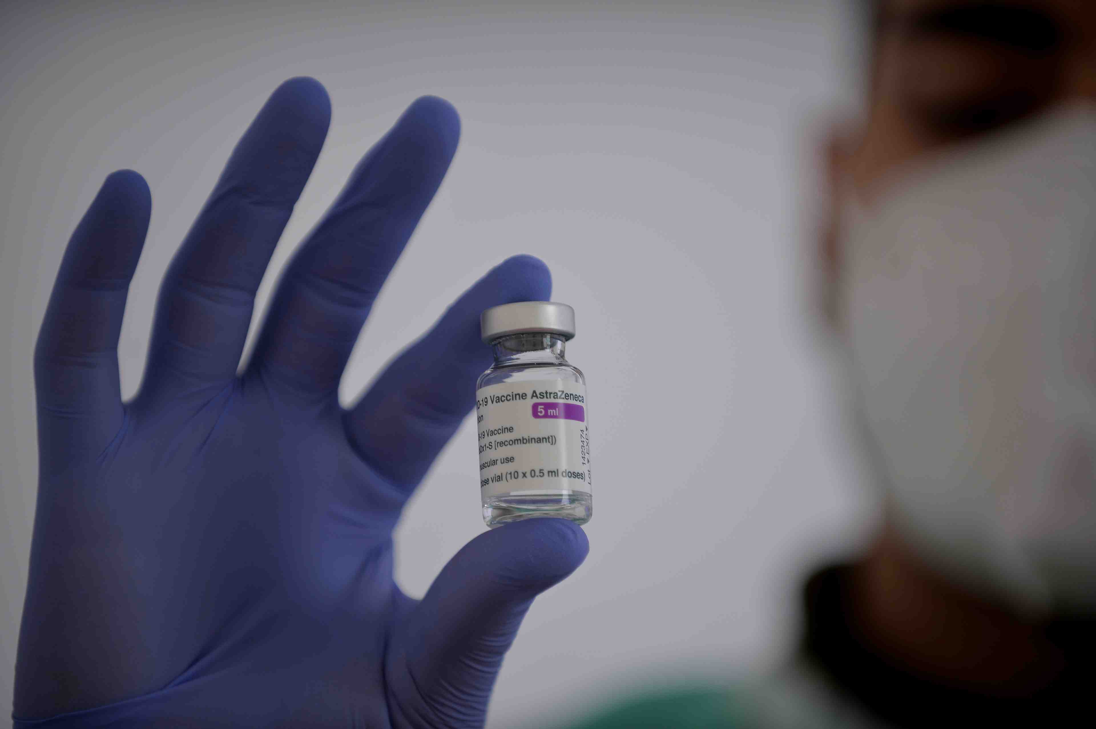Coronavirus: l'italie saisit un lot de vaccins astrazeneca apres un deces suspect