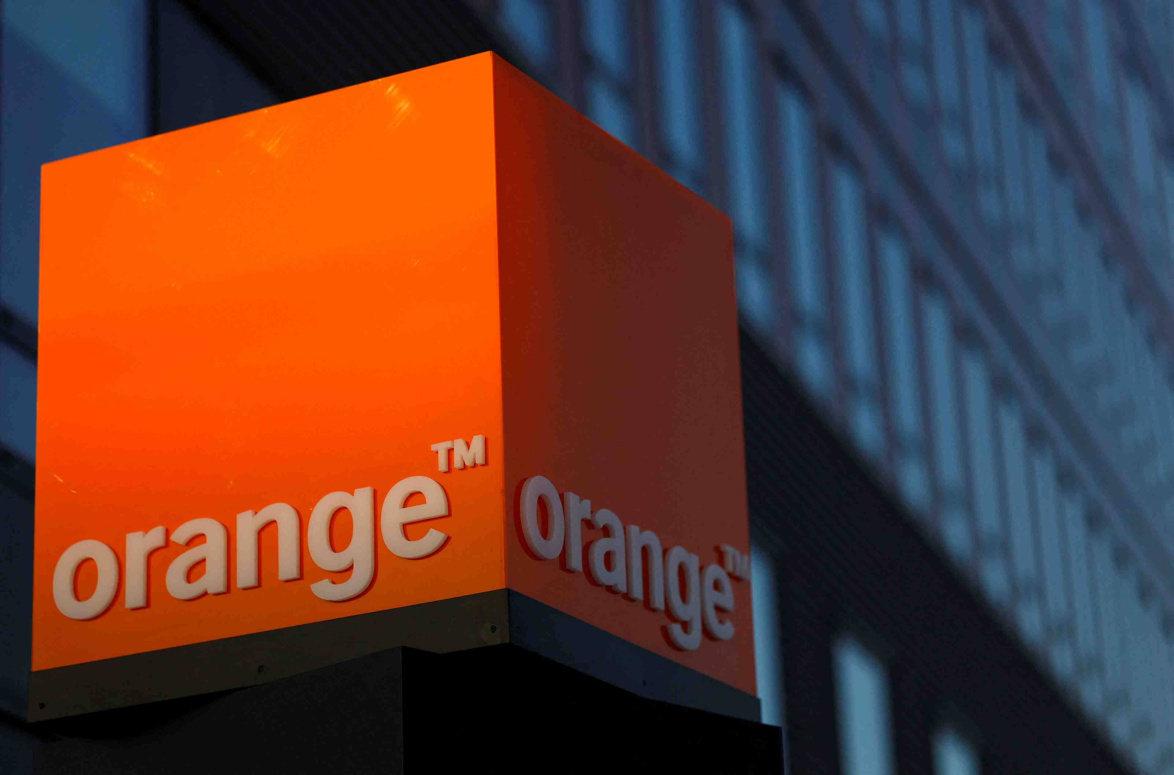 Orange a continue de souffrir des cofinancements et de l'espagne au quatrieme trimestre