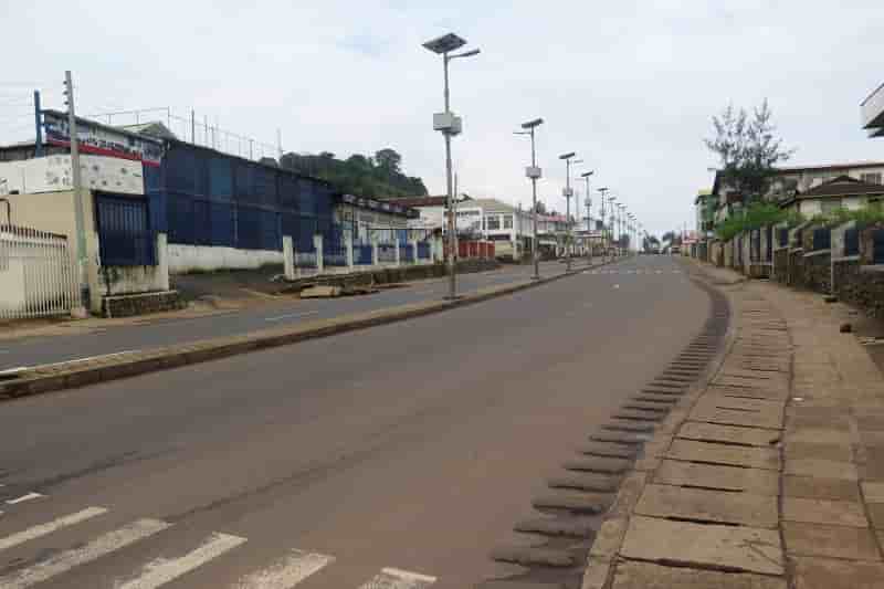 Trois jours de quarantaine en Sierra Leone pour endiguer Ebola