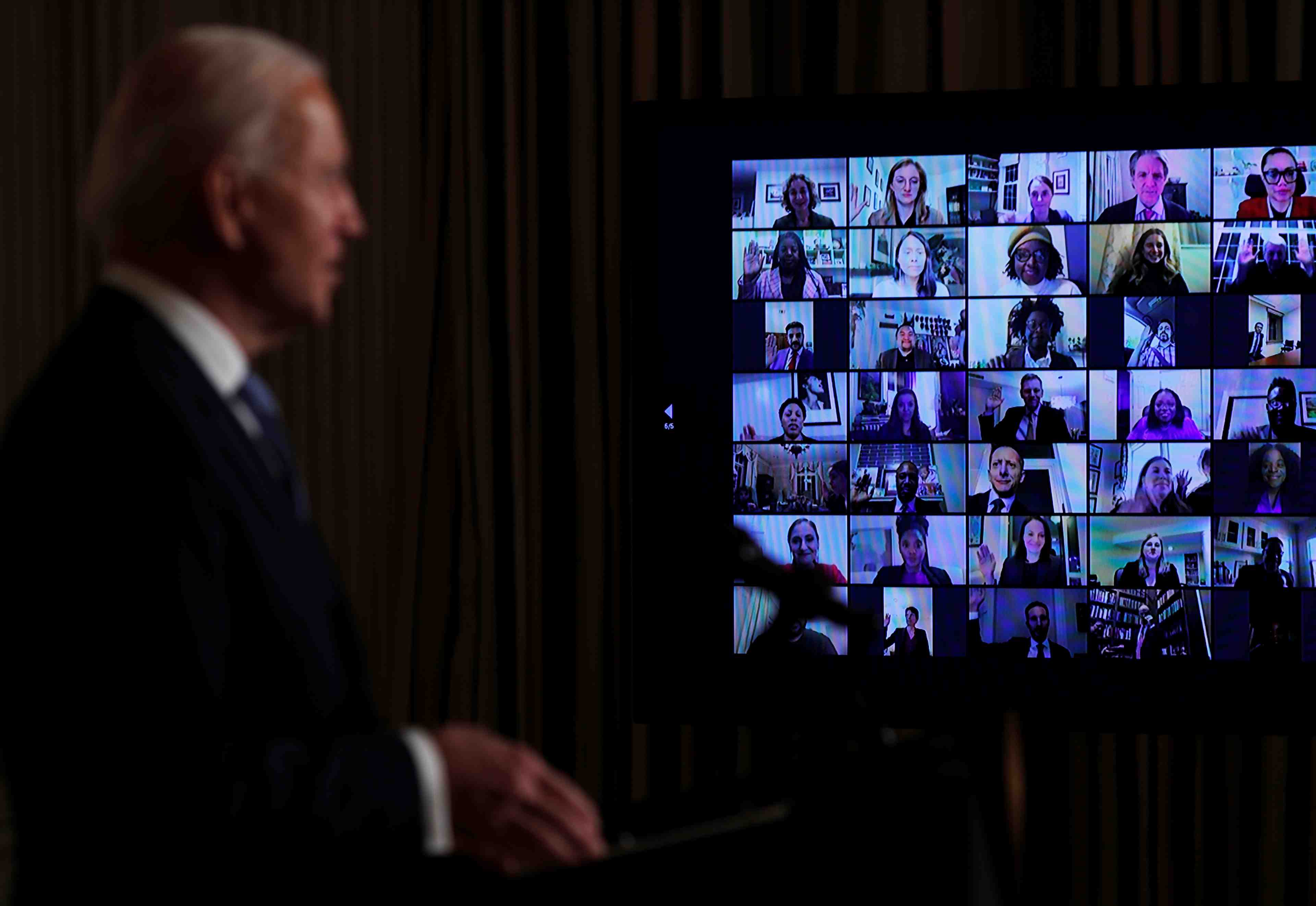 Usa: biden a deja commence a defaire la politique de trump sur l'immigration