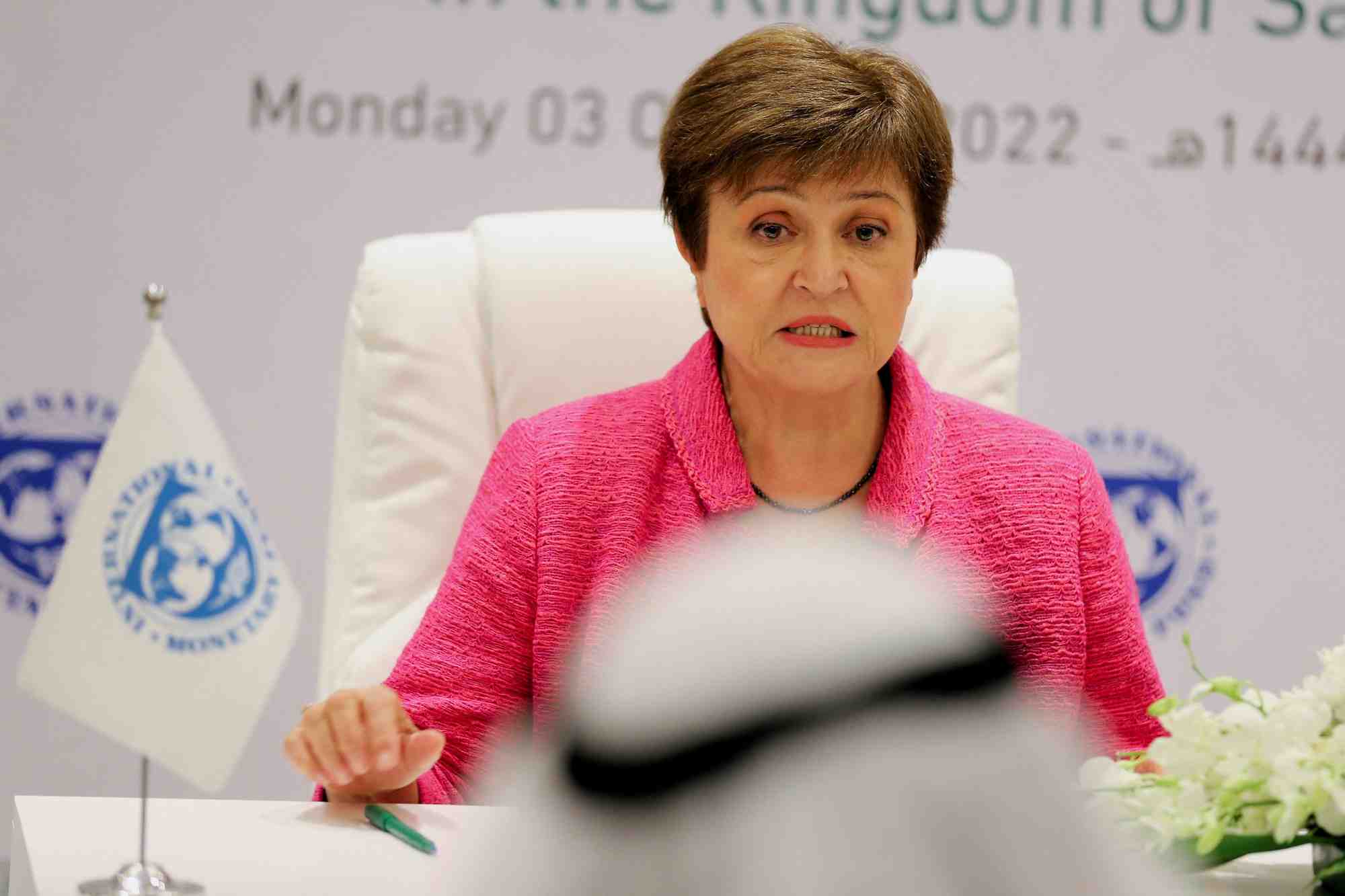 La directrice generale du fonds monetaire international, kristalina georgieva, s'exprime lors d'une conference a riyad, en arabie saoudite.