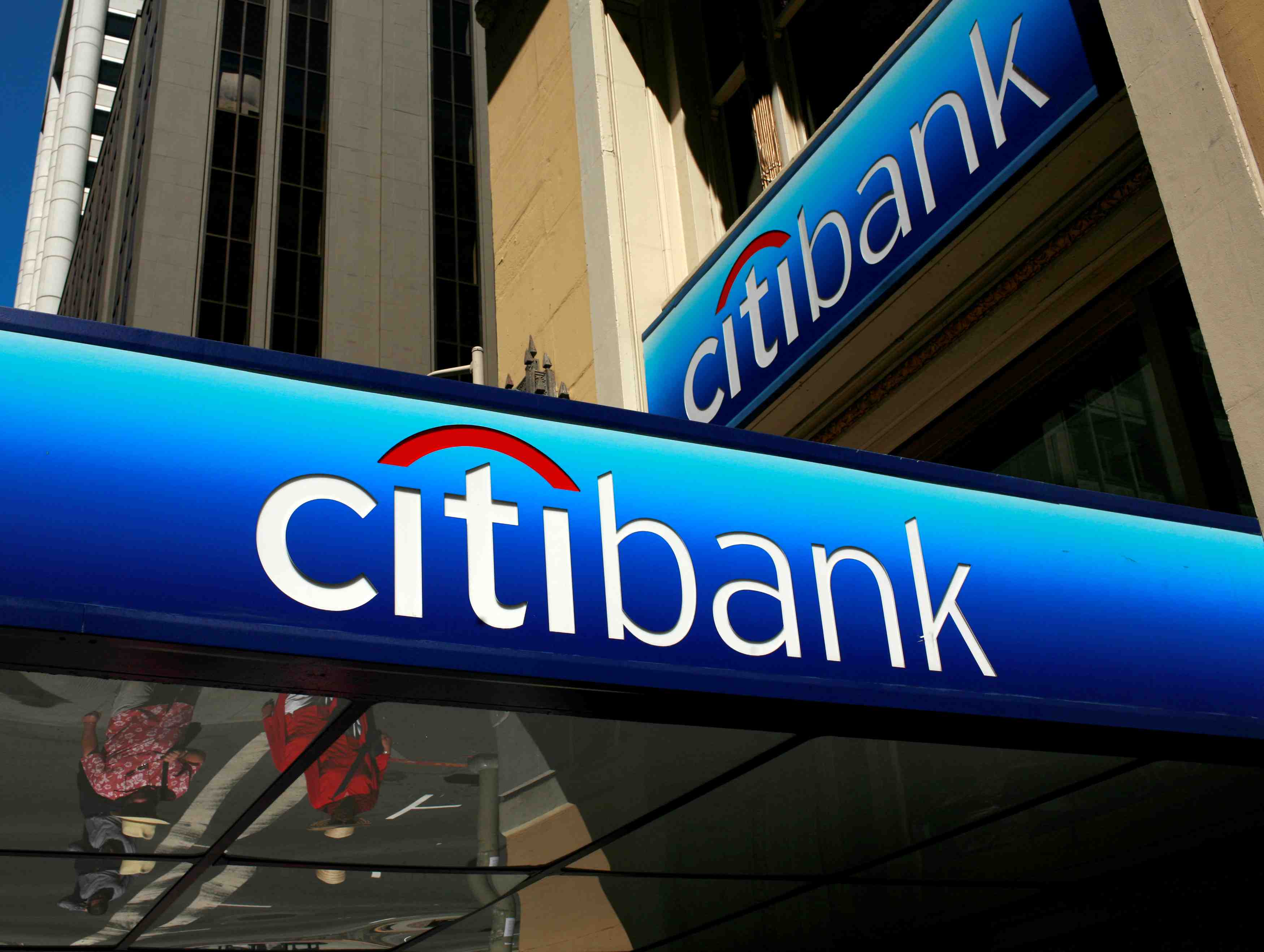 Citigroup fait mieux que prevu au 4e trimestre, moins de provisions pour creances douteuses