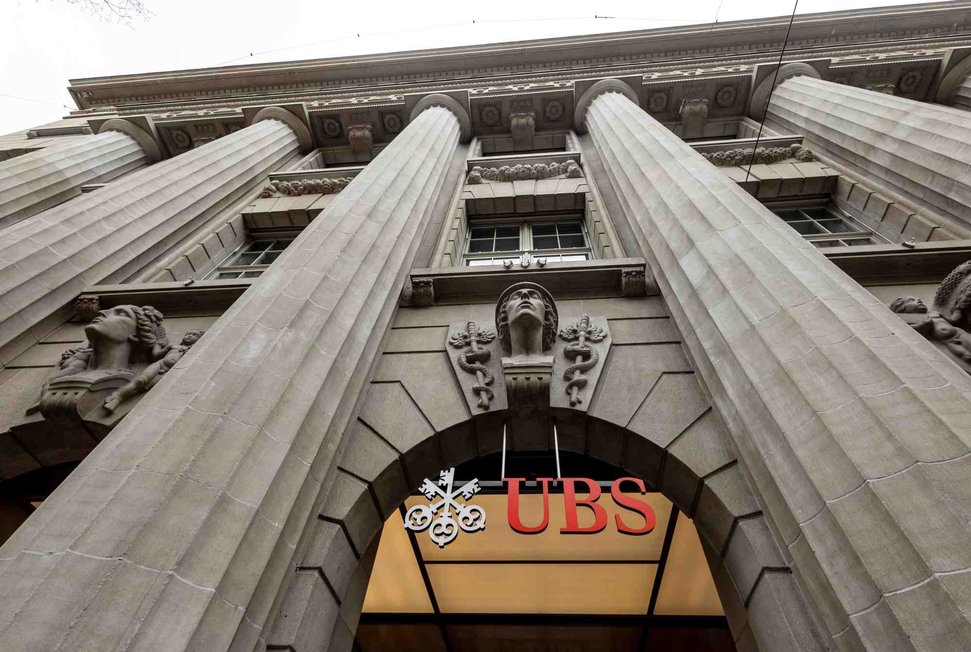 Le logo de la banque suisse ubs est visible a zurich