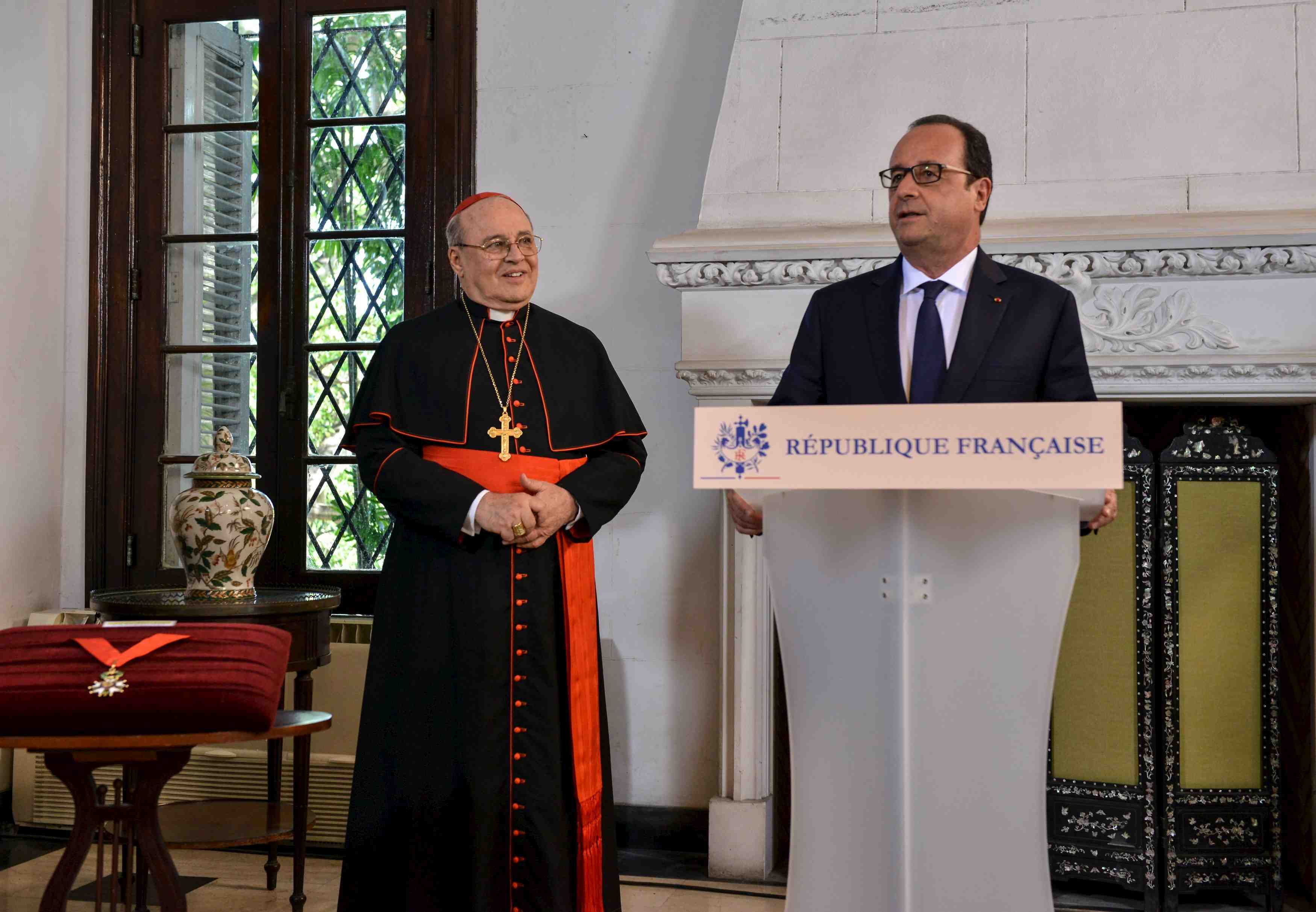 Francois hollande en visite a cuba