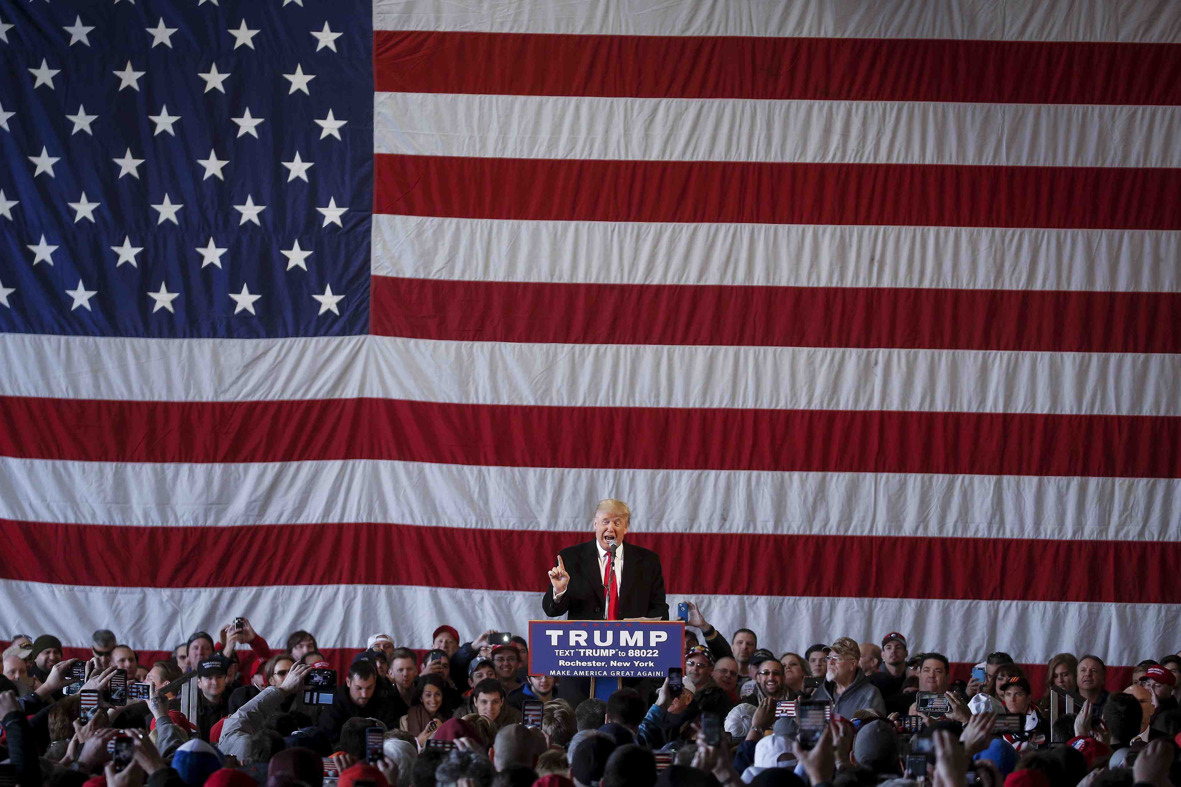 Donald trump denonce l'"escroquerie" de l'attribution des delegues