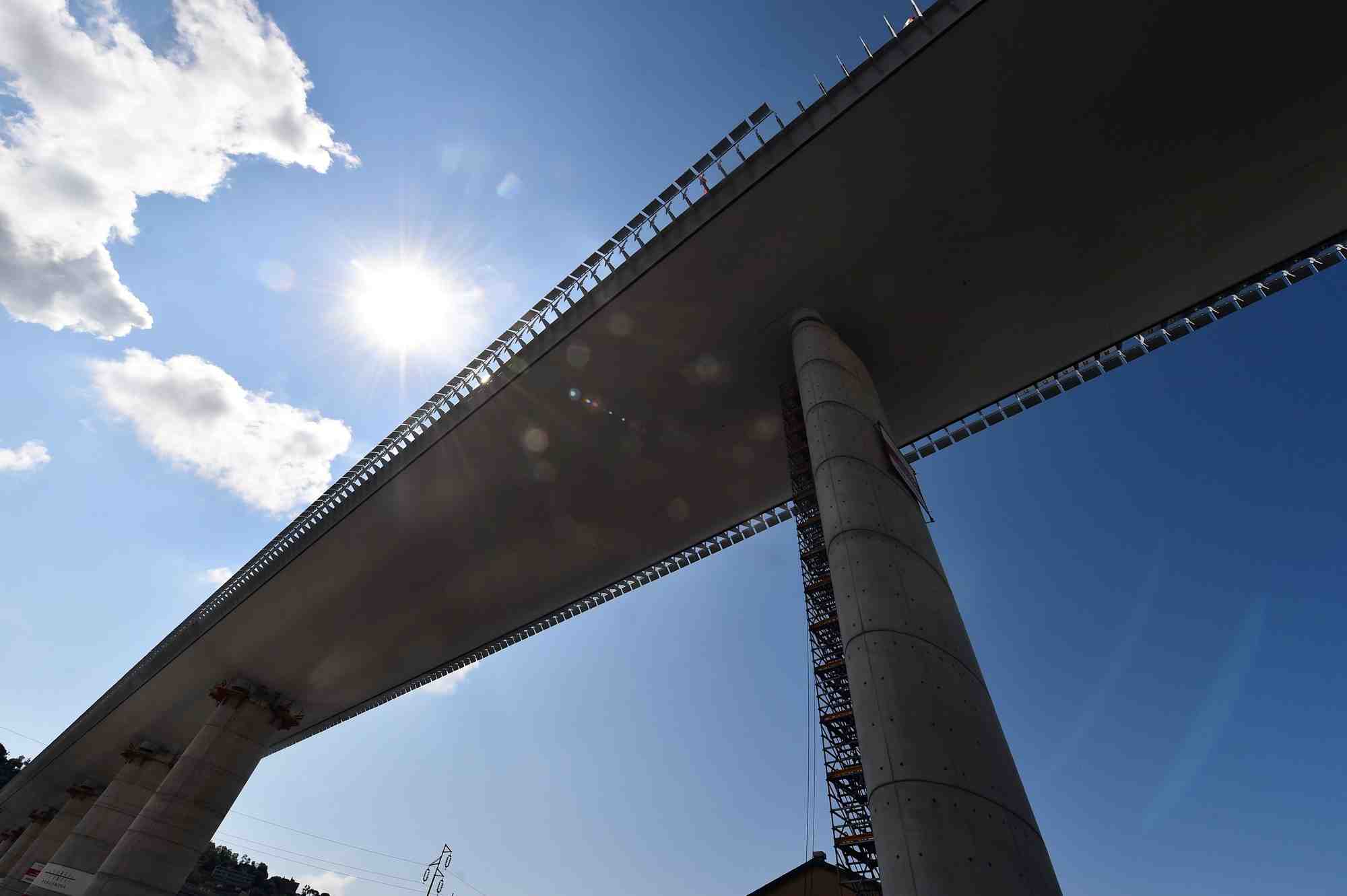 L'italie inaugure le nouveau pont de genes, symbole d'une "renaissance"