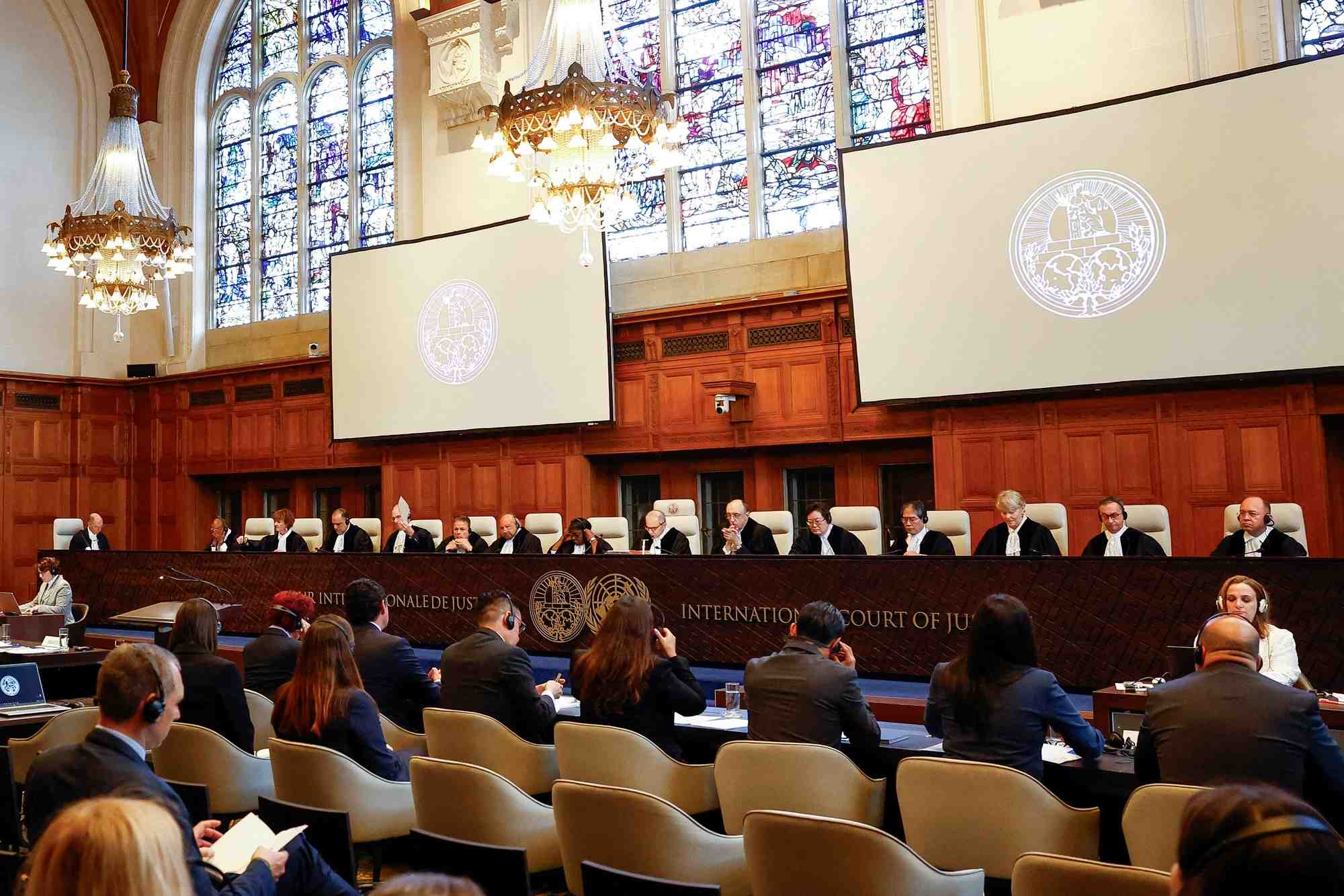 Des juges et delegues participent a une audience publique a la cour internationale de justice (cij) a la haye