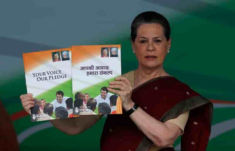 Sonia Gandhi tente de sauver sa campagne électorale en Inde