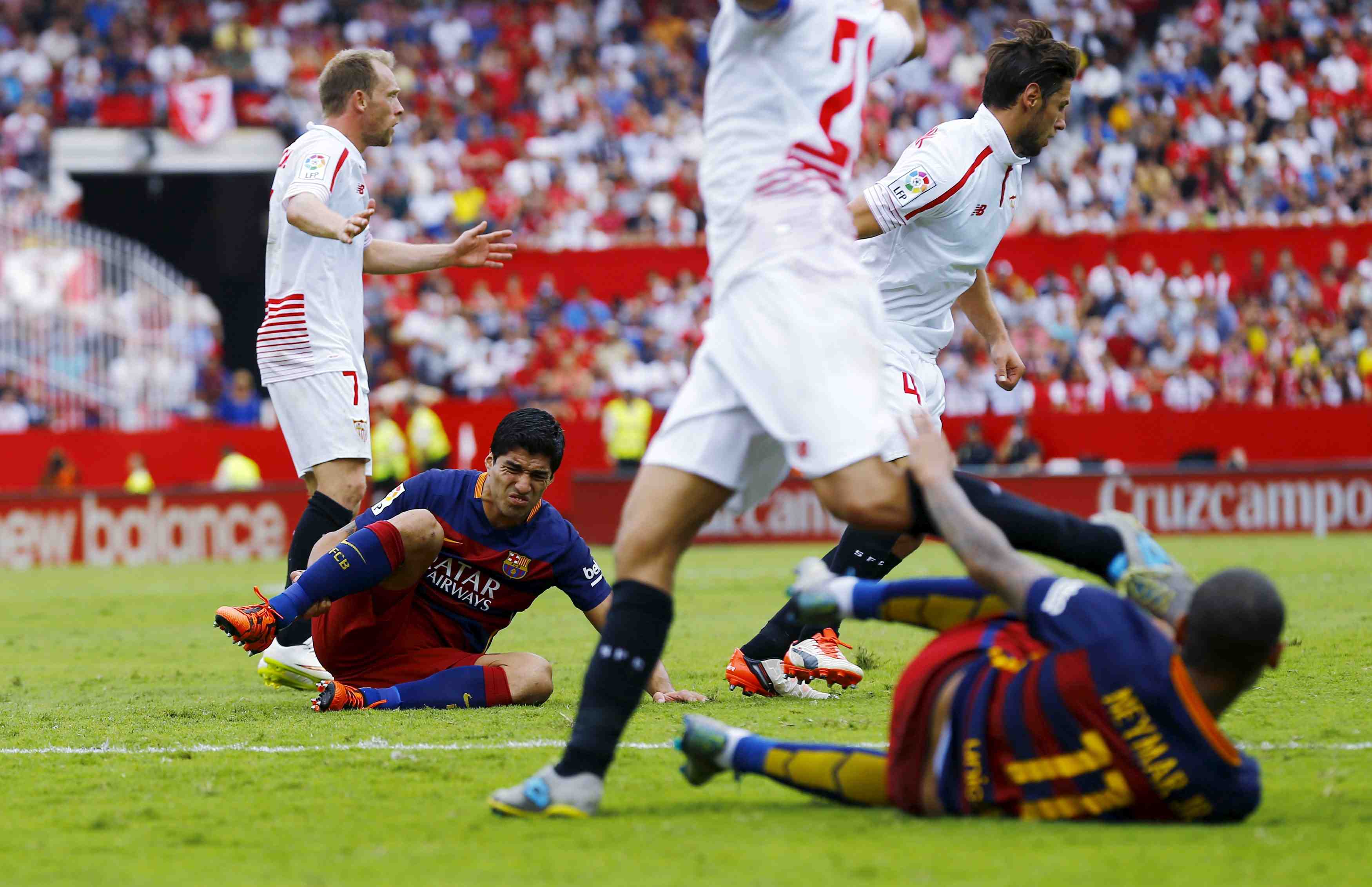 Le barca tombe encore, a seville