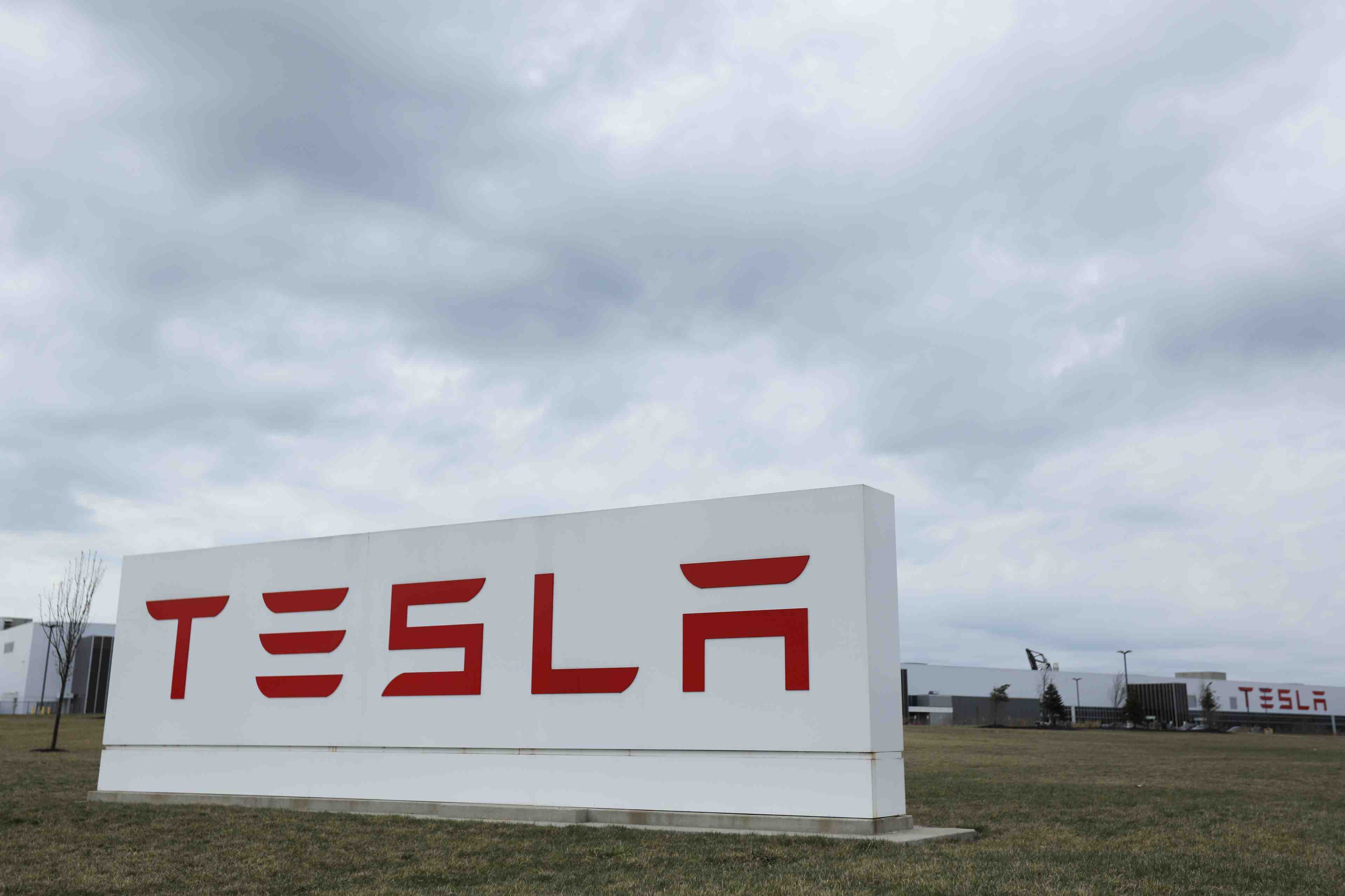 Tesla beneficiaire pour le troisieme trimestre consecutif