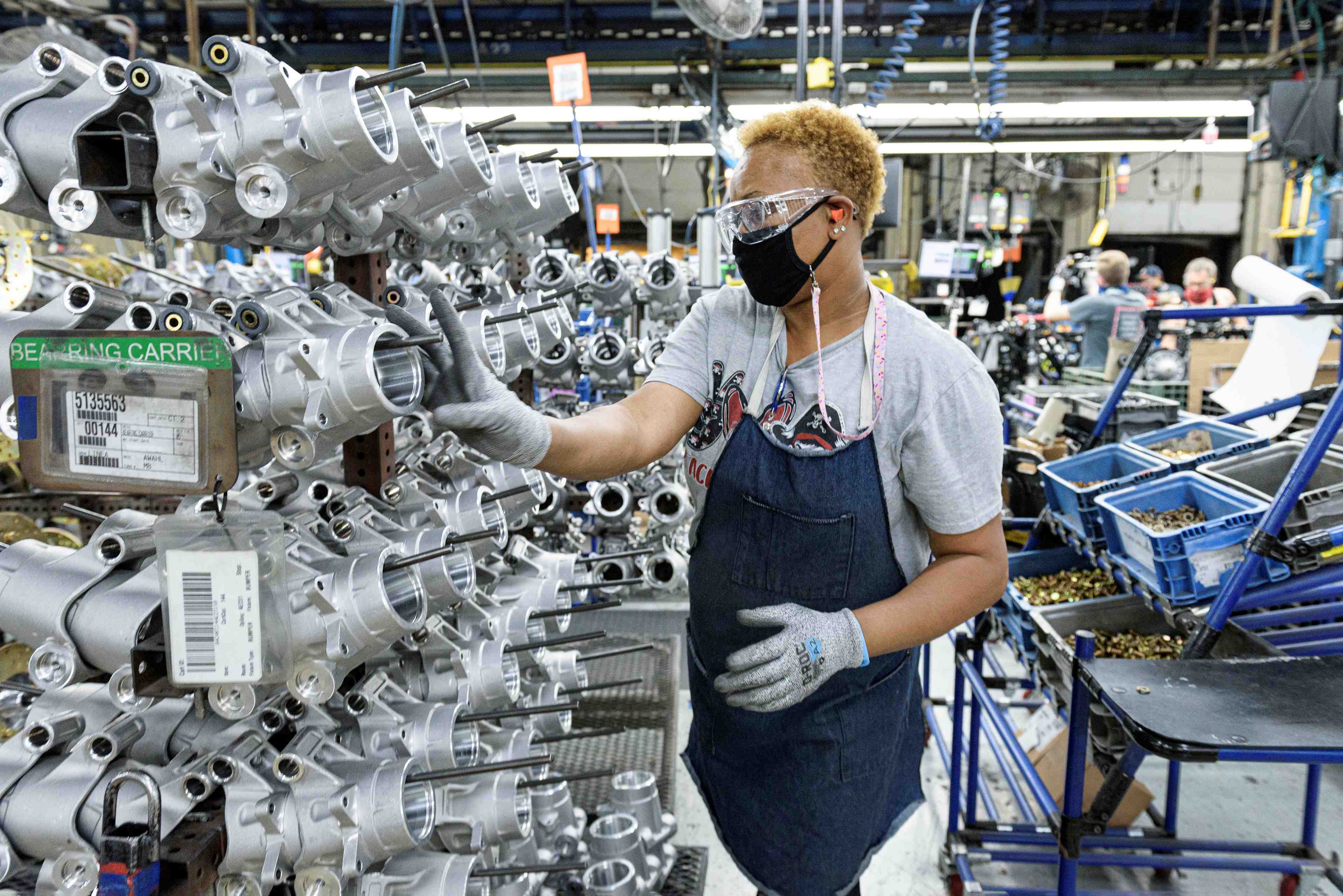 Etats-unis: l'automobile pese sur la production manufacturiere en juin