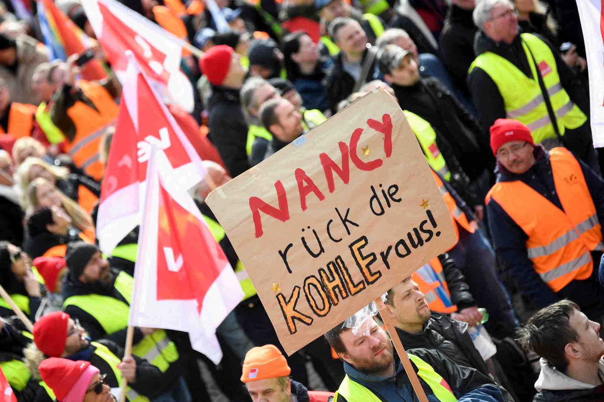 Un groupe de manifestants allemands du syndicat verdi