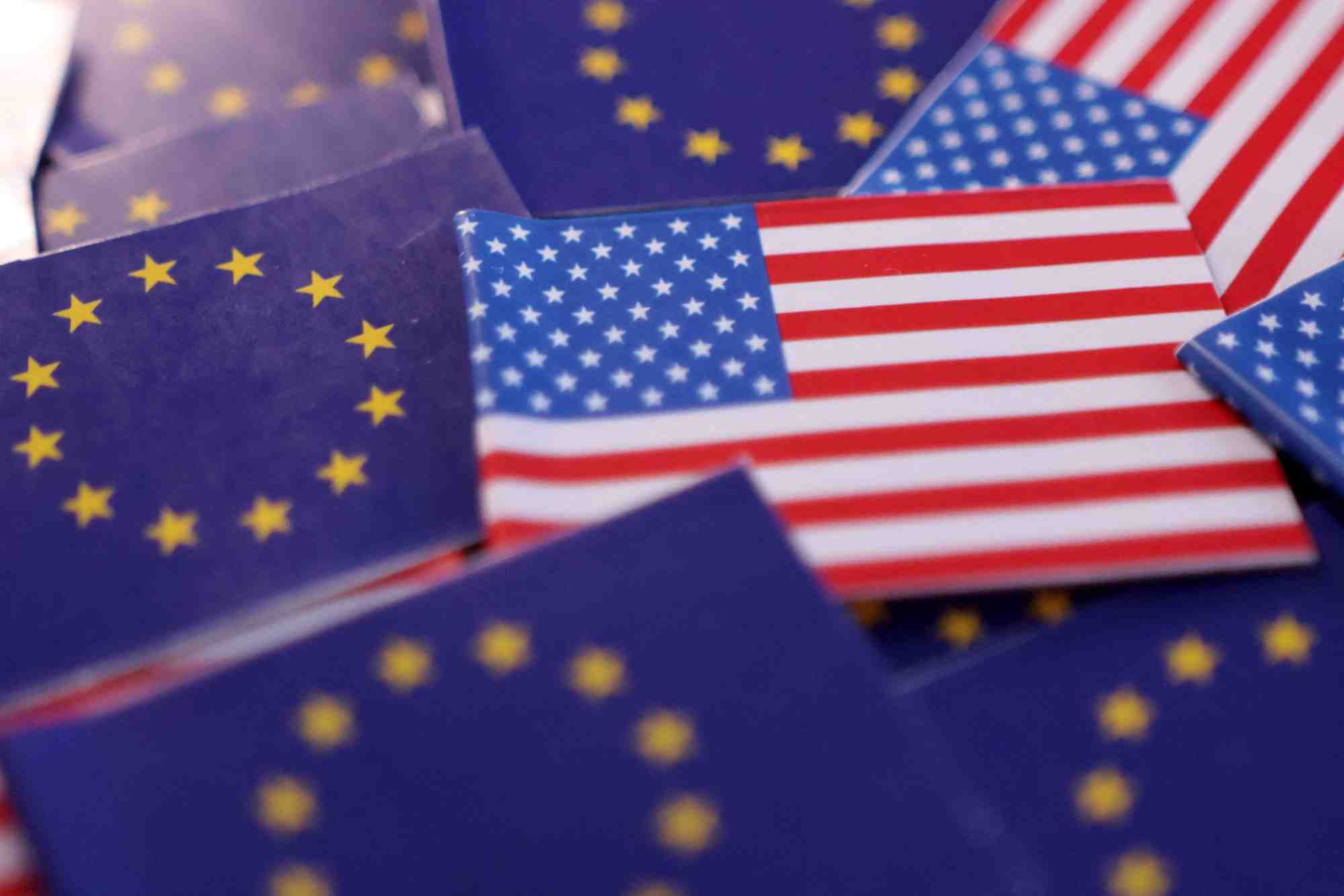En France, l’accord trouvé ce dimanche 27 juillet entre Donald Trump et Ursula von der Leyen suscite scepticisme et crispations.