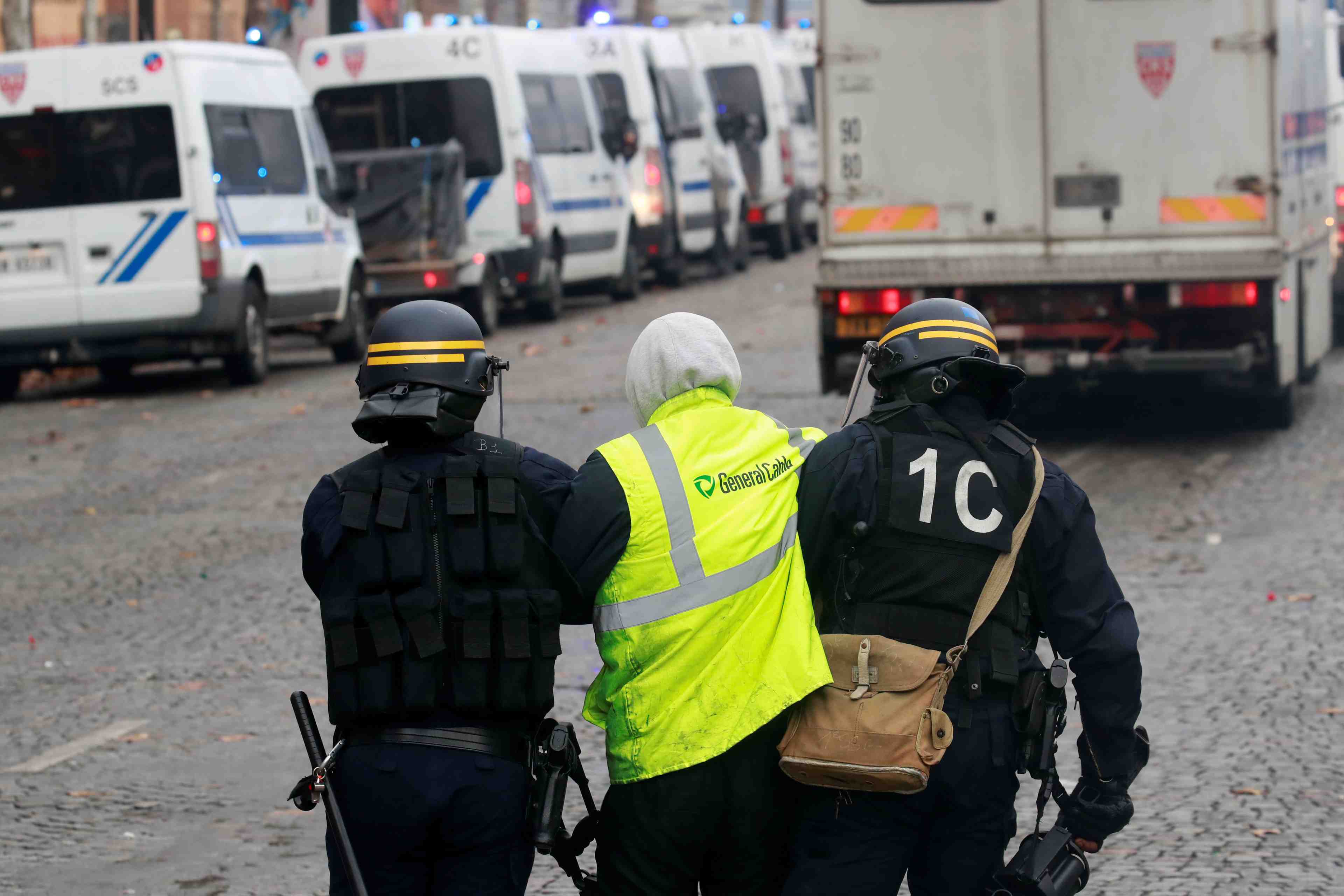 France: la manifestation des "gilets jaunes" sous haute surveillance
