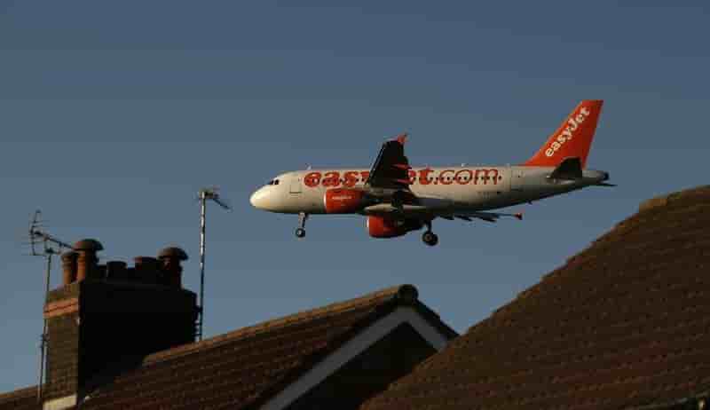 EasyJet table désormais sur une perte semestrielle moins marquée
