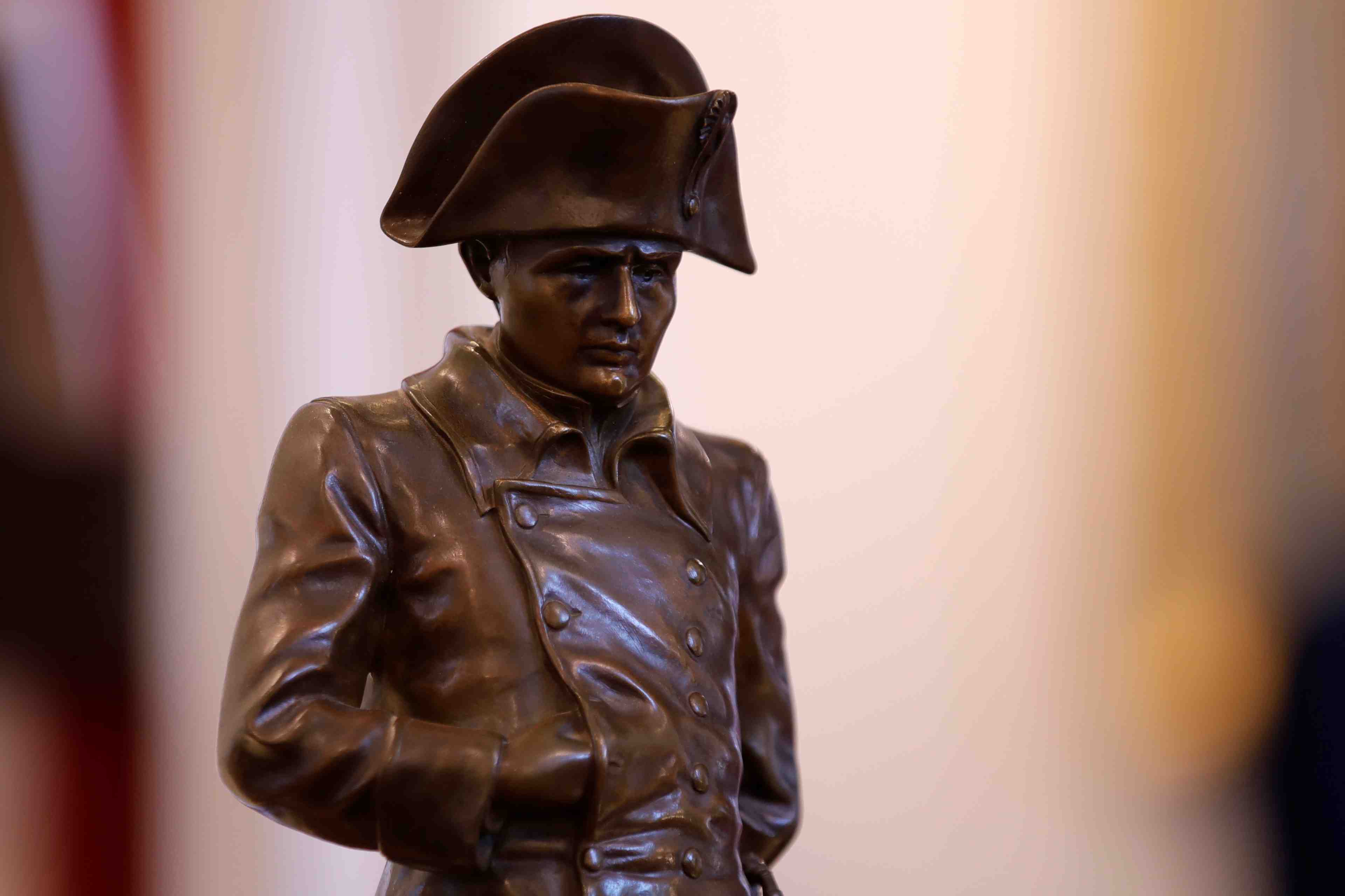 La face sombre de l'heritage de napoleon dans les territoires d'outre-mer