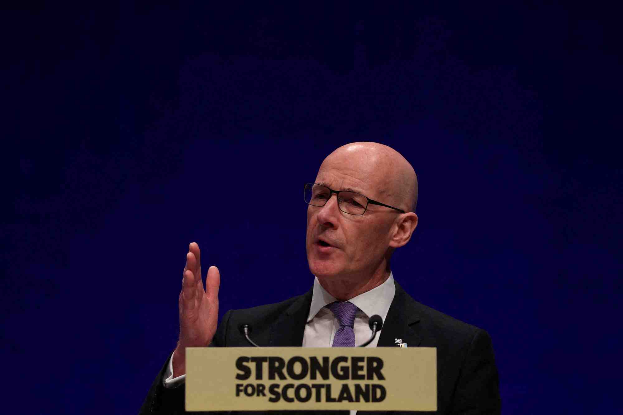 John swinney, elu et militant du parti national ecossais (snp)